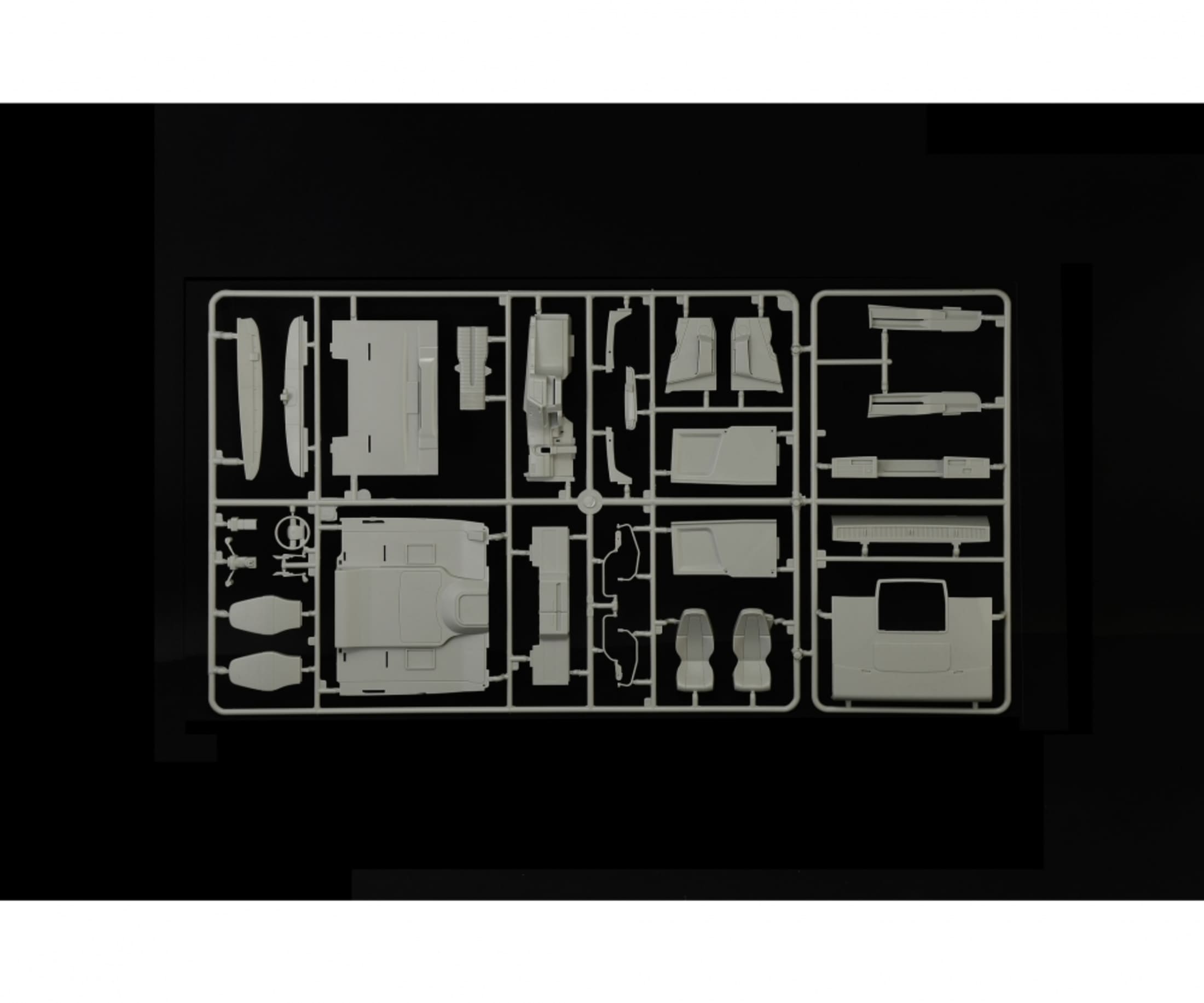 Italeri 1_24 VOLVO FH Plat Dak Plastik Modellbausatz - RC-Zubehoer