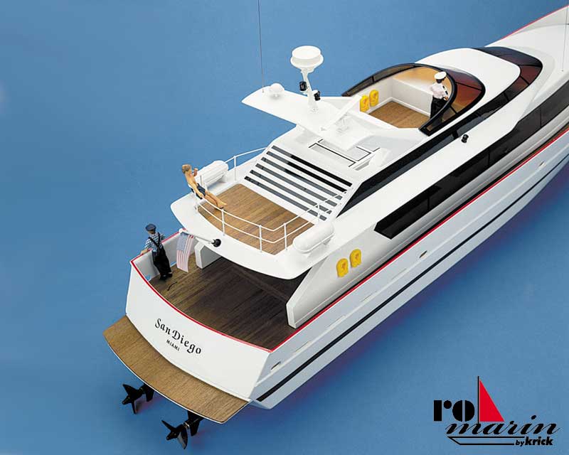 San Diego Mega Yacht Bausatz im Massstab 1_25 mit eleganter Optik