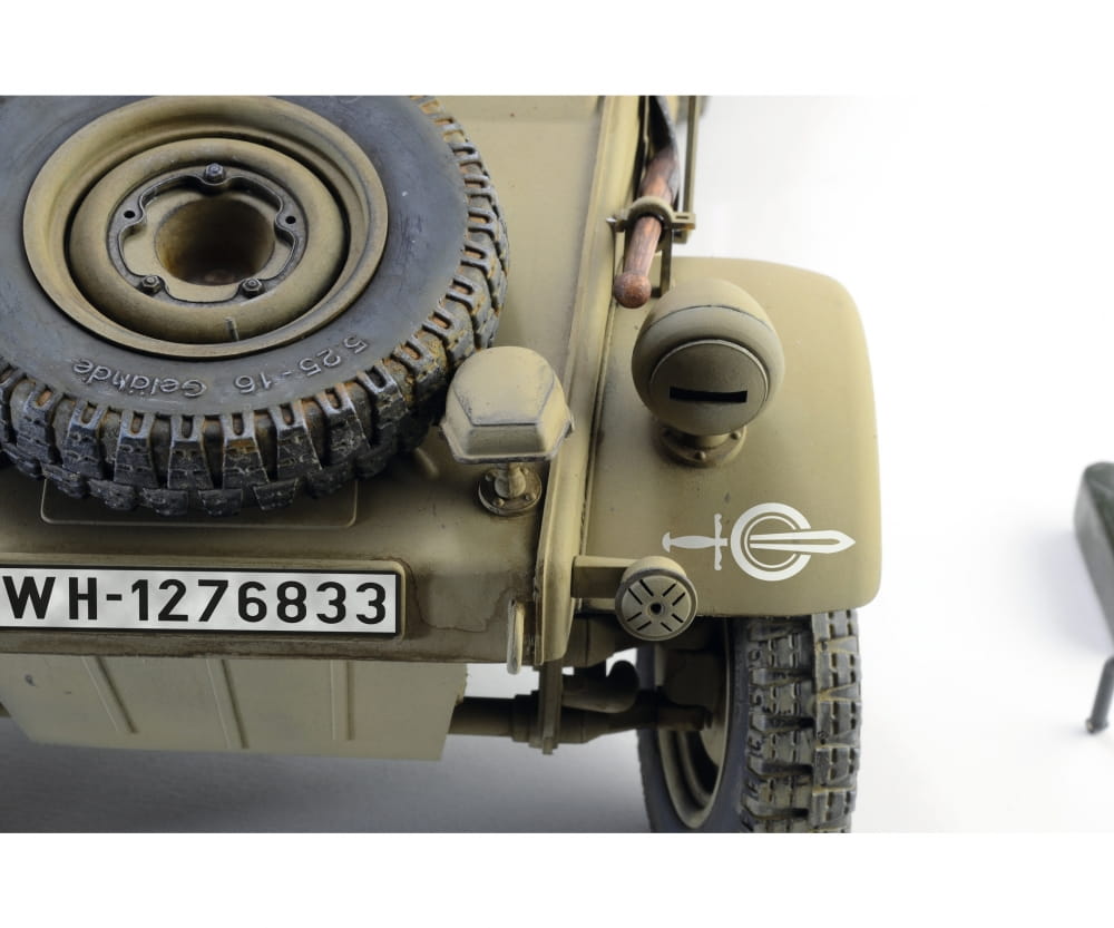Italeri 1:9 KDF. 1 Typ 82 Kübelwagen