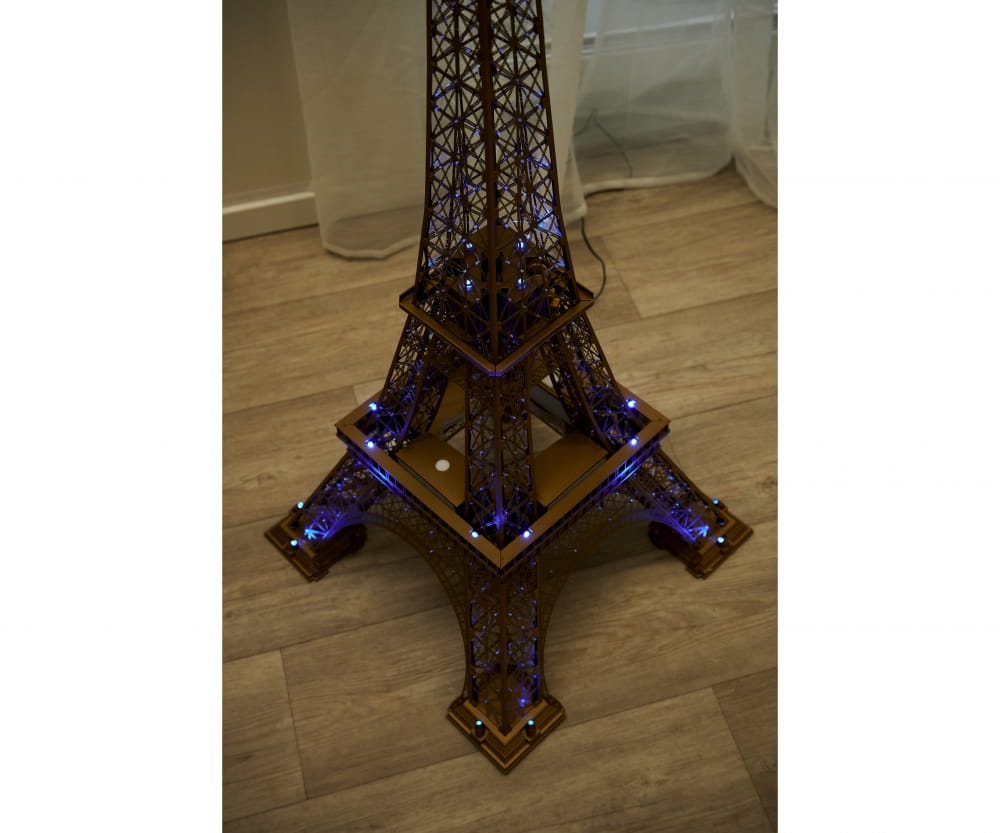 IXO Eiffelturm 1_270 Premium Modellbausatz mit Beleuchtung und Aufzuegen_