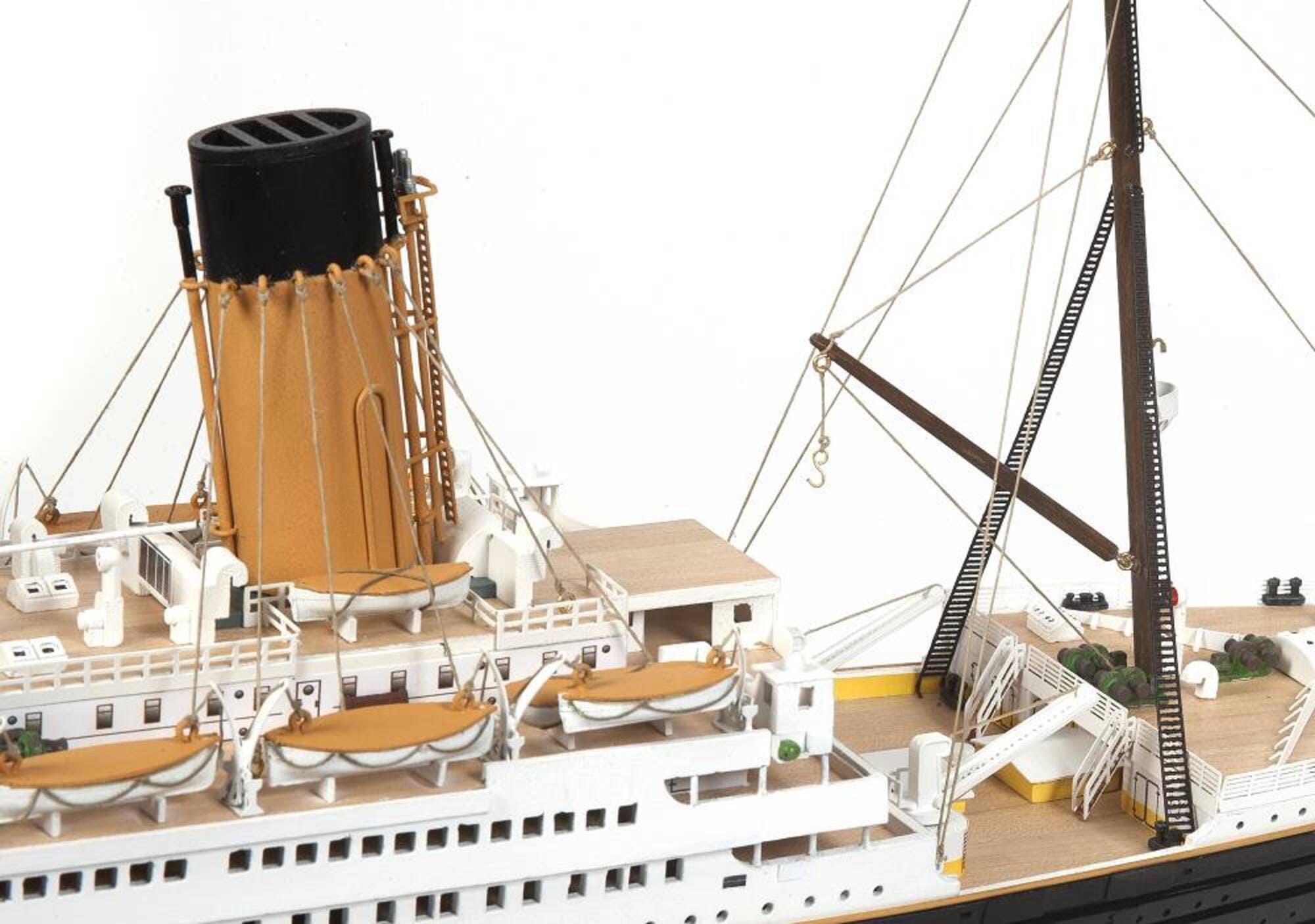 OcCre Titanic Standmodellbausatz 1_300_
