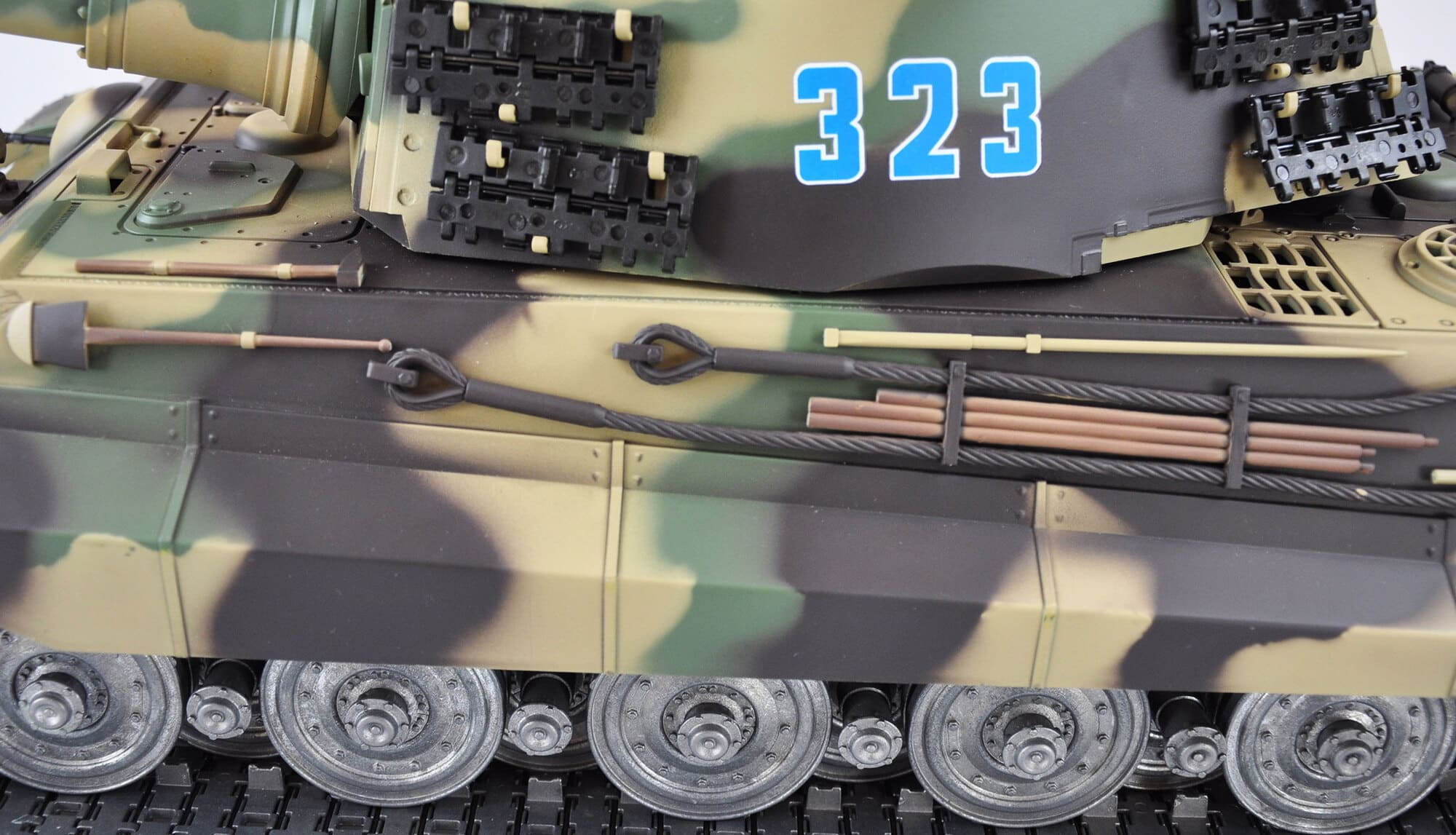 Amewi RC Panzer Koenigstiger 1_16 Professional Line mit BB- _ IR-Schuss