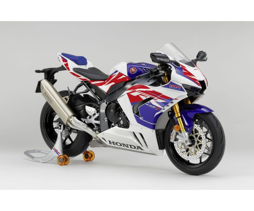 Tamiya 1_12 Honda CBR 1000RR-R Fireblade SP 30th Plastik Modellbau - RC-Zubehoer
