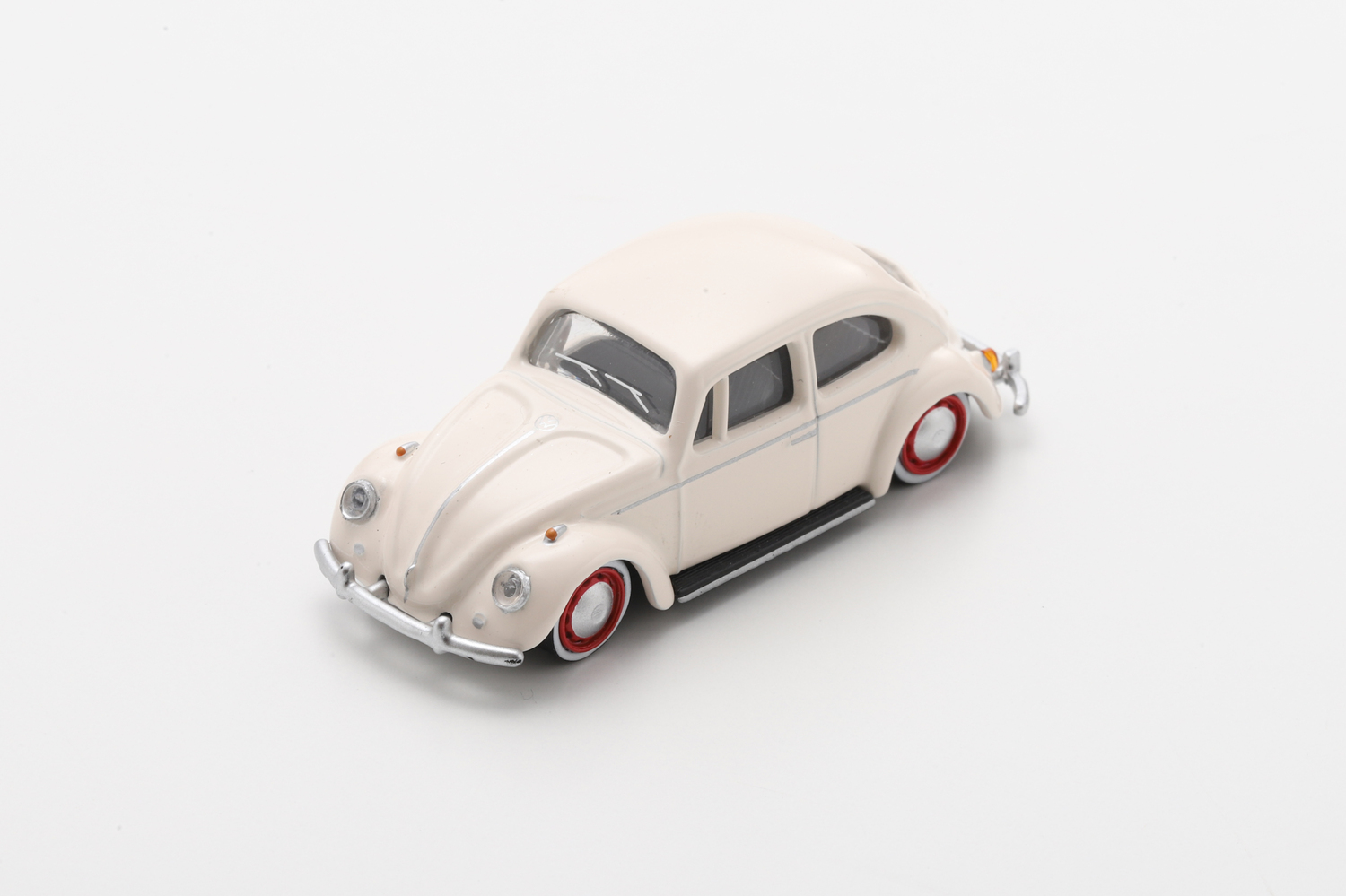 Schuco 1_64 VW Kaefer Lowride Standmodell