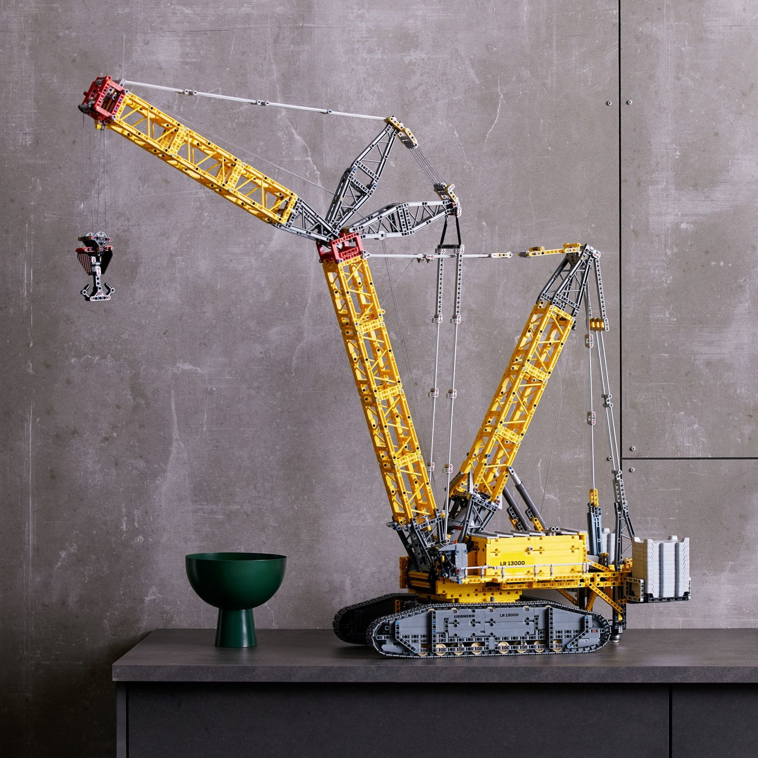 LEGO Technic Liebherr LR 13000 Raupenkran Control + App LEGO Technic Liebherr LR 13000 Raupenkran Control + App