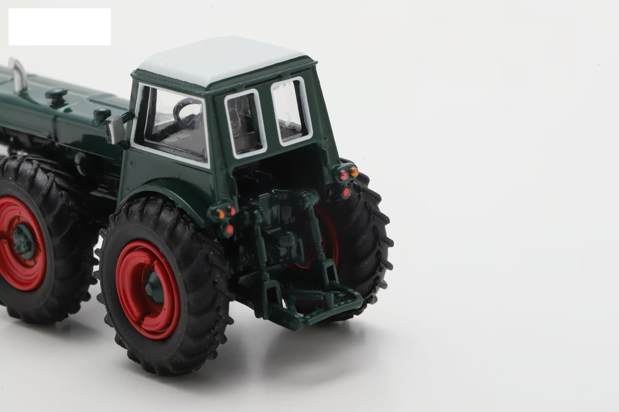Schuco Dutra D4K Traktor 1_87 Sammlermodell
