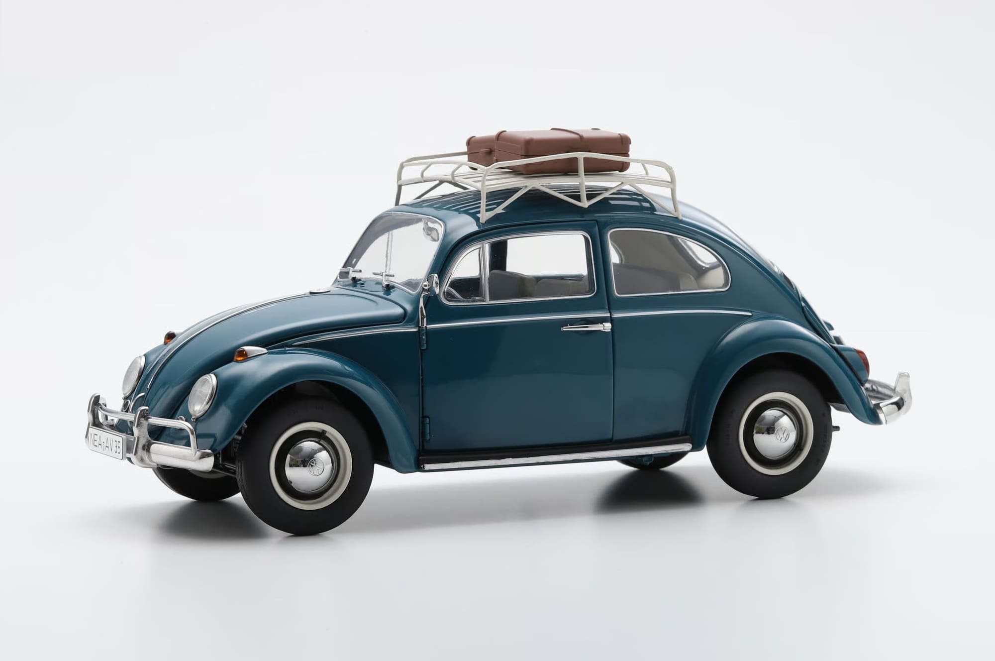 Schuco VW Kaefer 1963 mit Gepaecktraeger 1_18 Sammlermodell