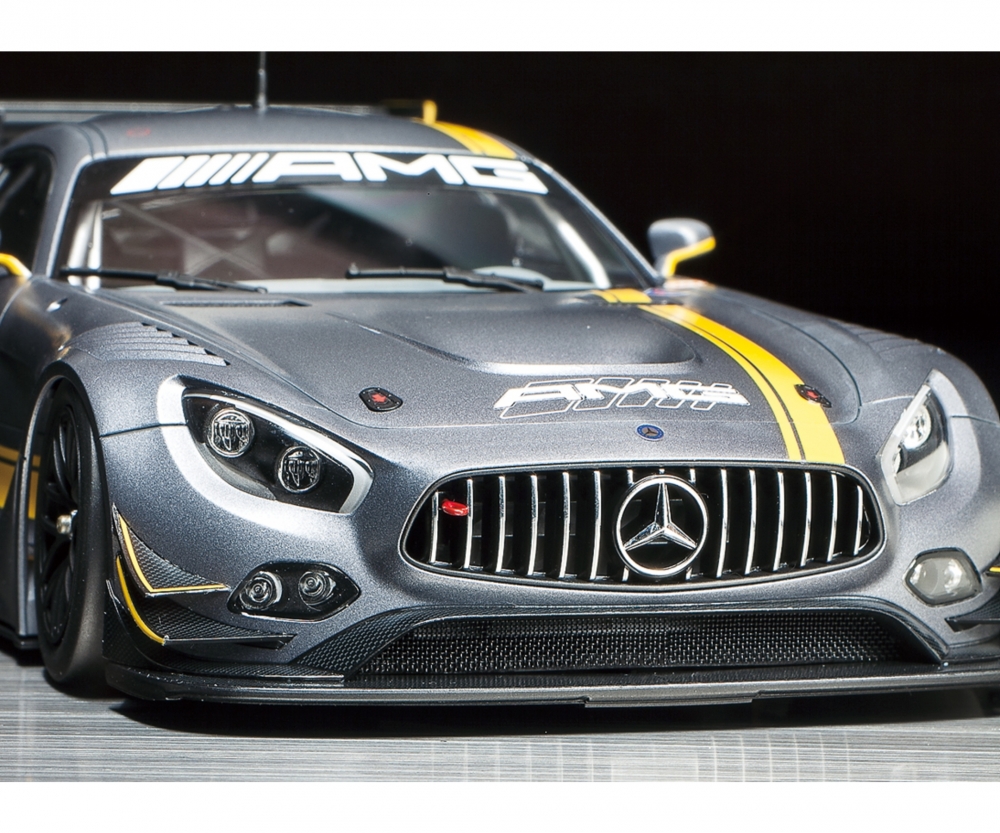 Tamiya 1_24 Mercedes-AMG GT3 Modellbausatz mit detaillierter Karosserie und Innenraum