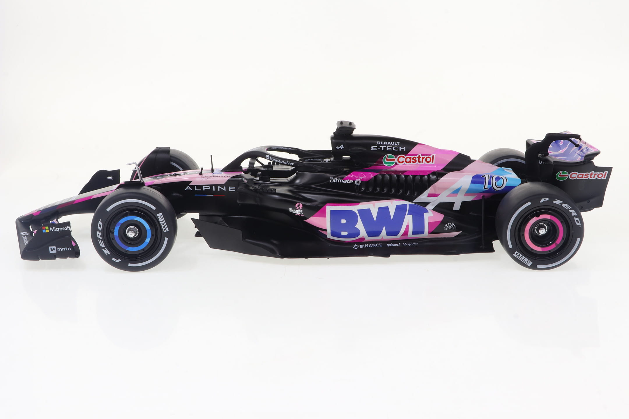 solido-1-18-alpine-a524-presentation-2025-pink