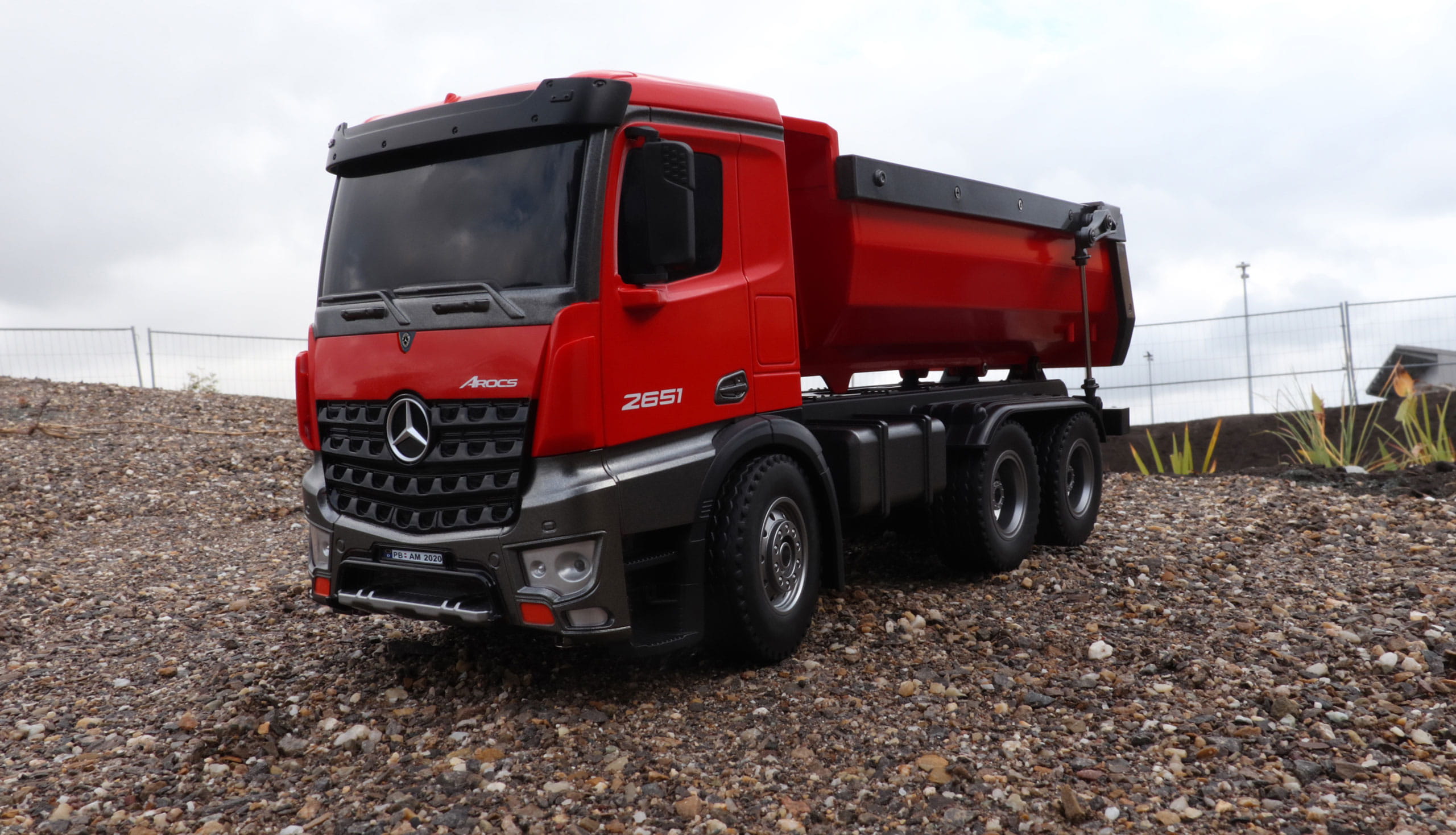 Amewi Mercedes-Benz Arocs LKW Kipper 2,4GHz RTR 1:18 rot