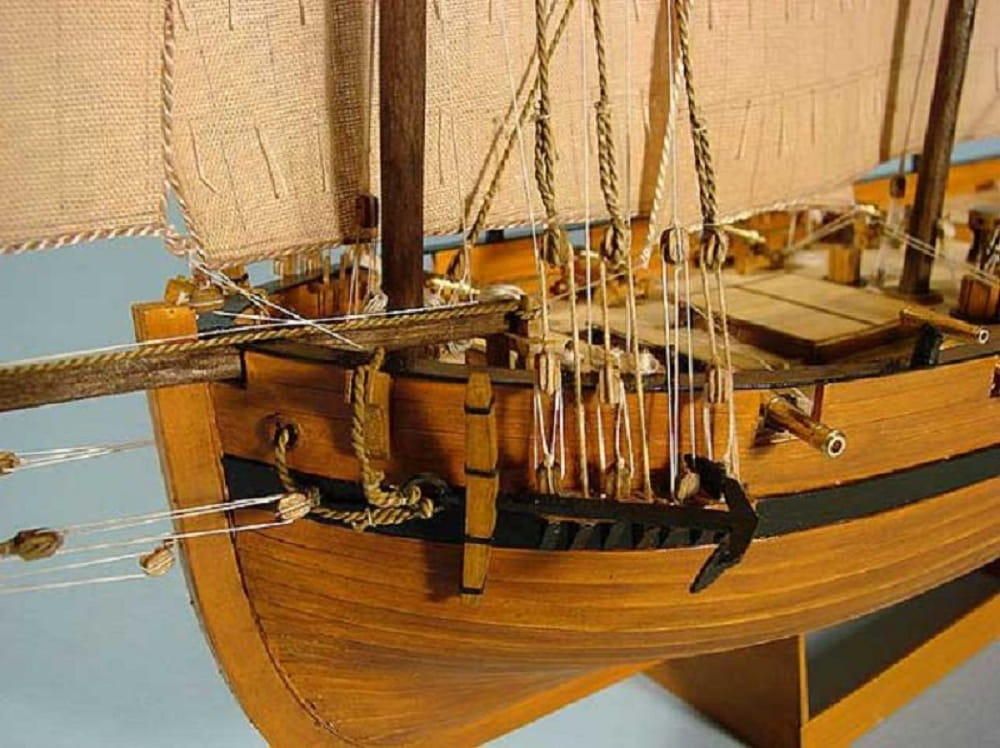 Shipyard Le Coureur French Lugger 1776 Schiff Laser Cut 1:72 Kartonbausatz