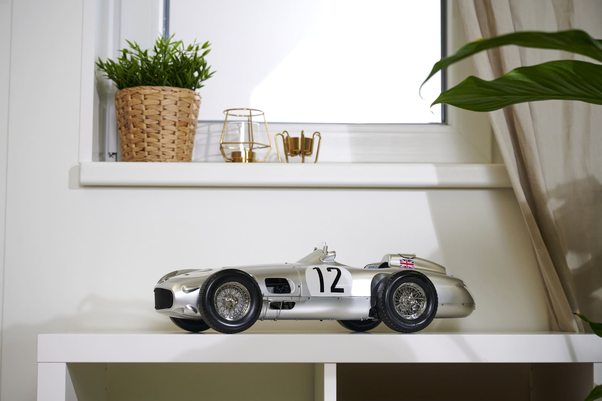 ixo premium collectables mercedes w196 r fangio modellbausatz Mercedes-Benz W196 R Modell 1_8 Bausatz iXO Premium Collectables -12 mit Soundfunktion