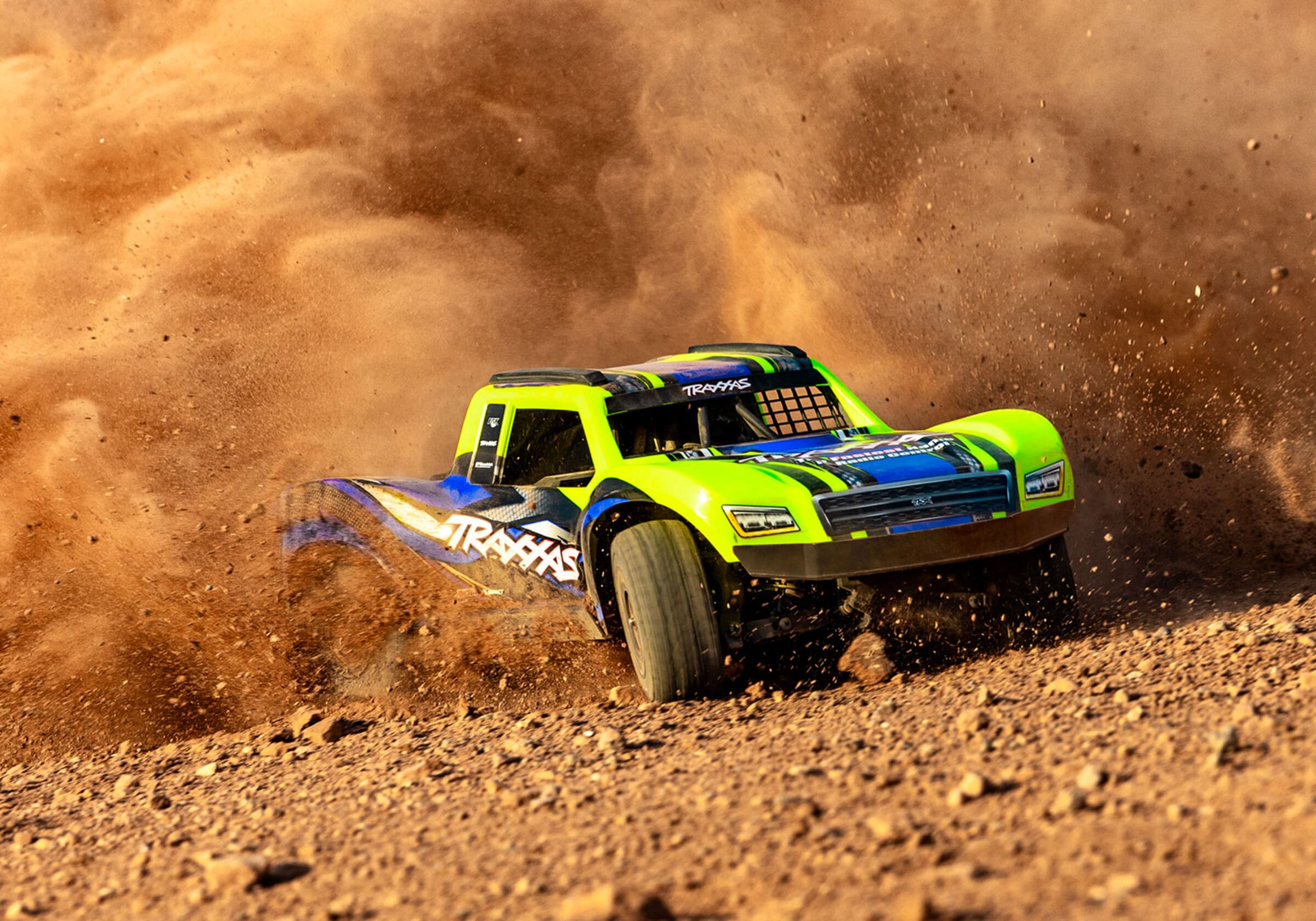 Traxxas Mini Slash 4x4 Hero Bild Traxxas Mini Slash 4x4 Short Course Truck in Action