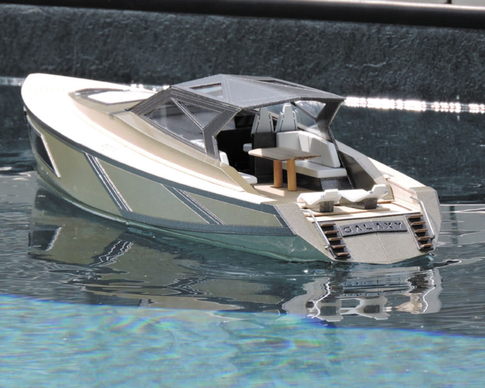Galaxy 53ft Luxus-Sportboot Holzbausatz 1_25 Modellbau fuer Fortgeschrittene