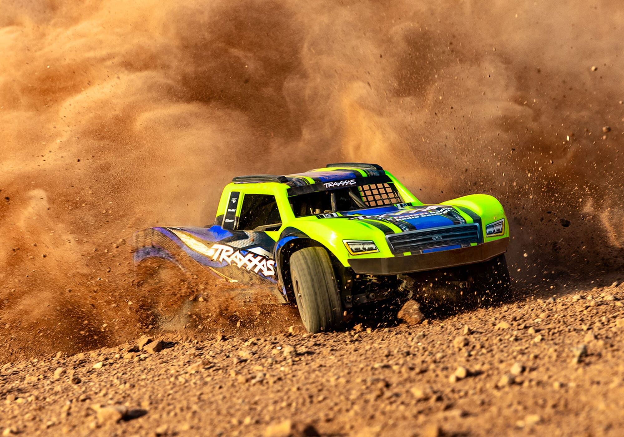 Traxxas Mini-Slash BL-2S 4x4 Gruen Short Course RC Truck mit Akku und Ladegeraet