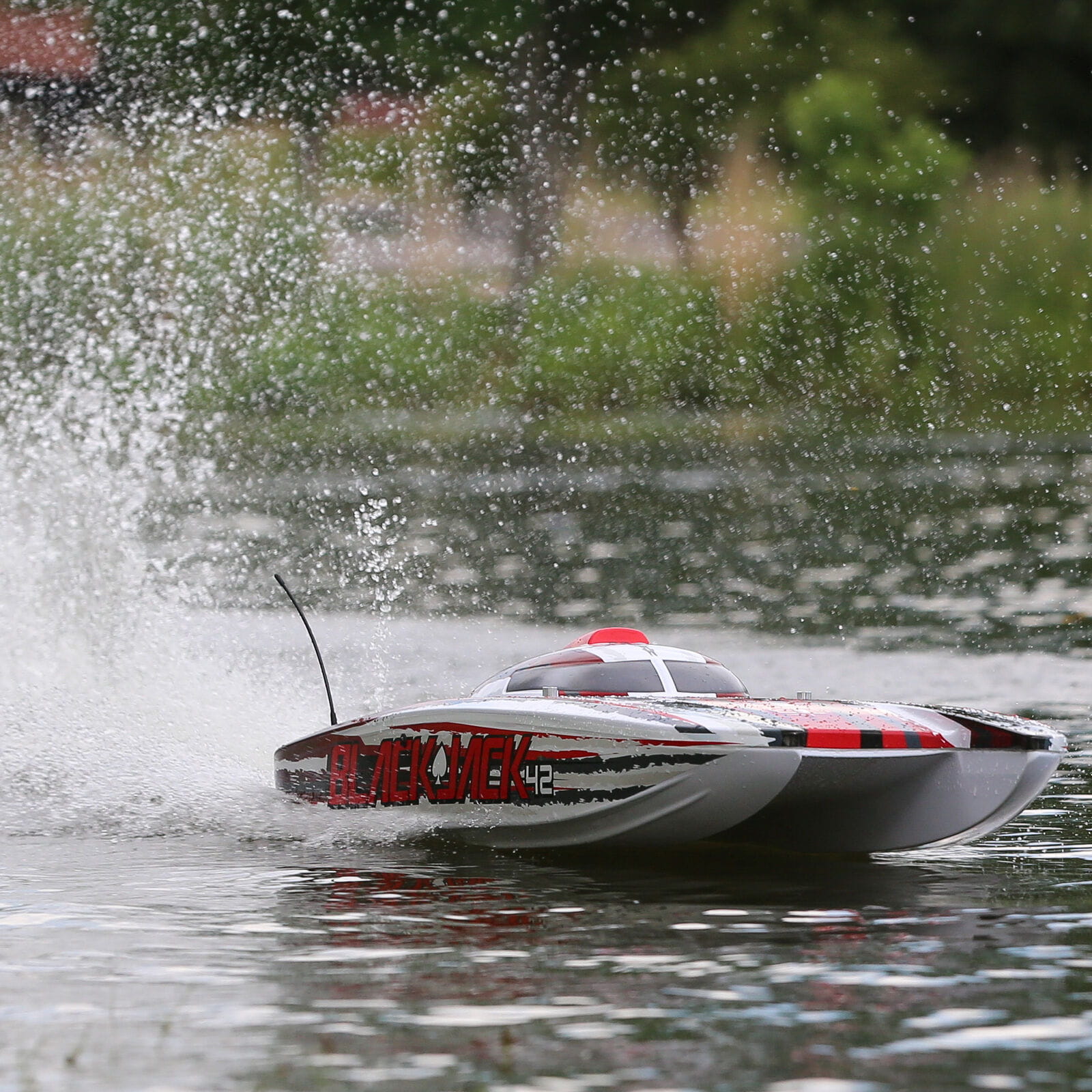 Pro Boat Blackjack 42 8S Katamaran mit Spektrum Motor