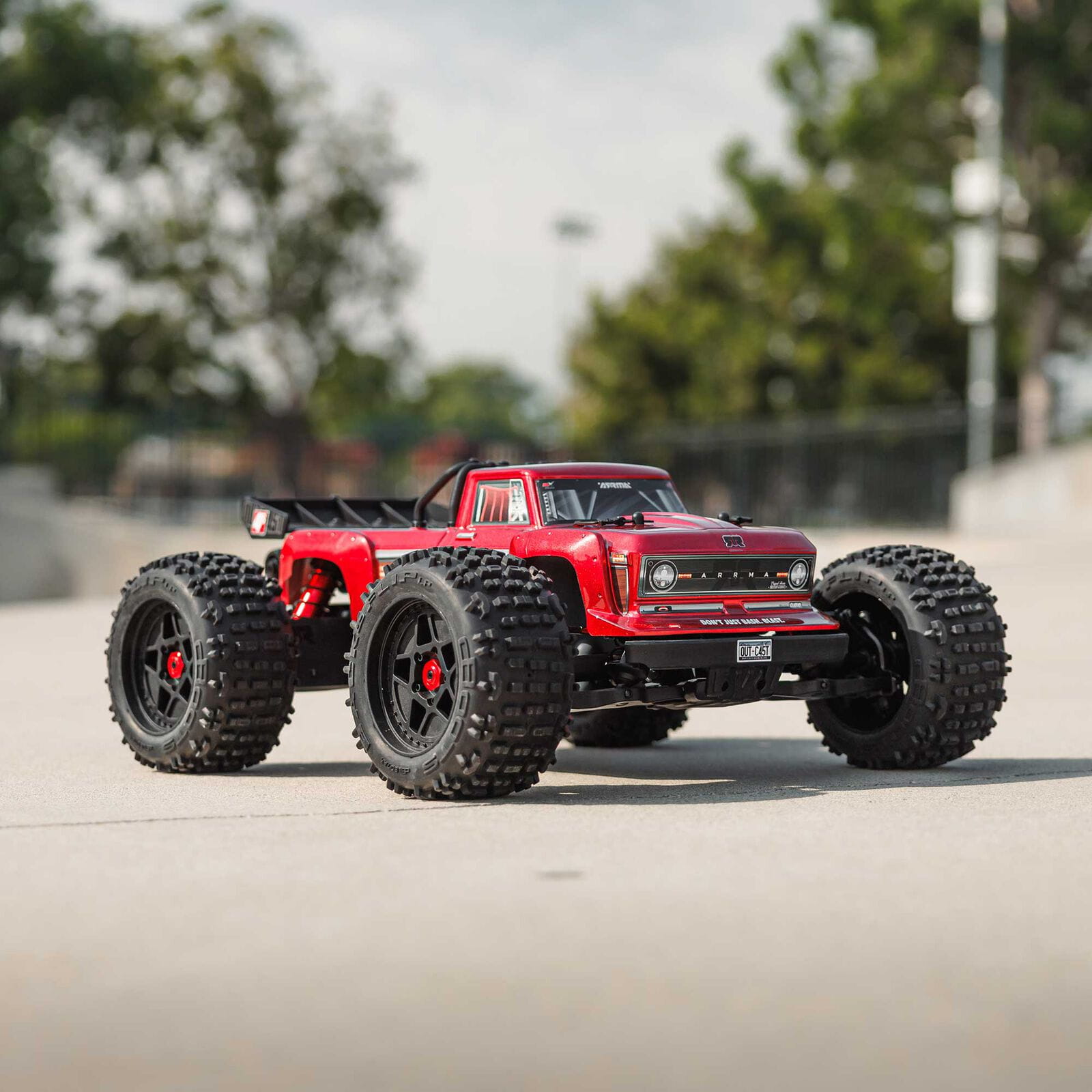 ARRMA Outcast 4S BLX V2 Monster Truck RTR 1-10