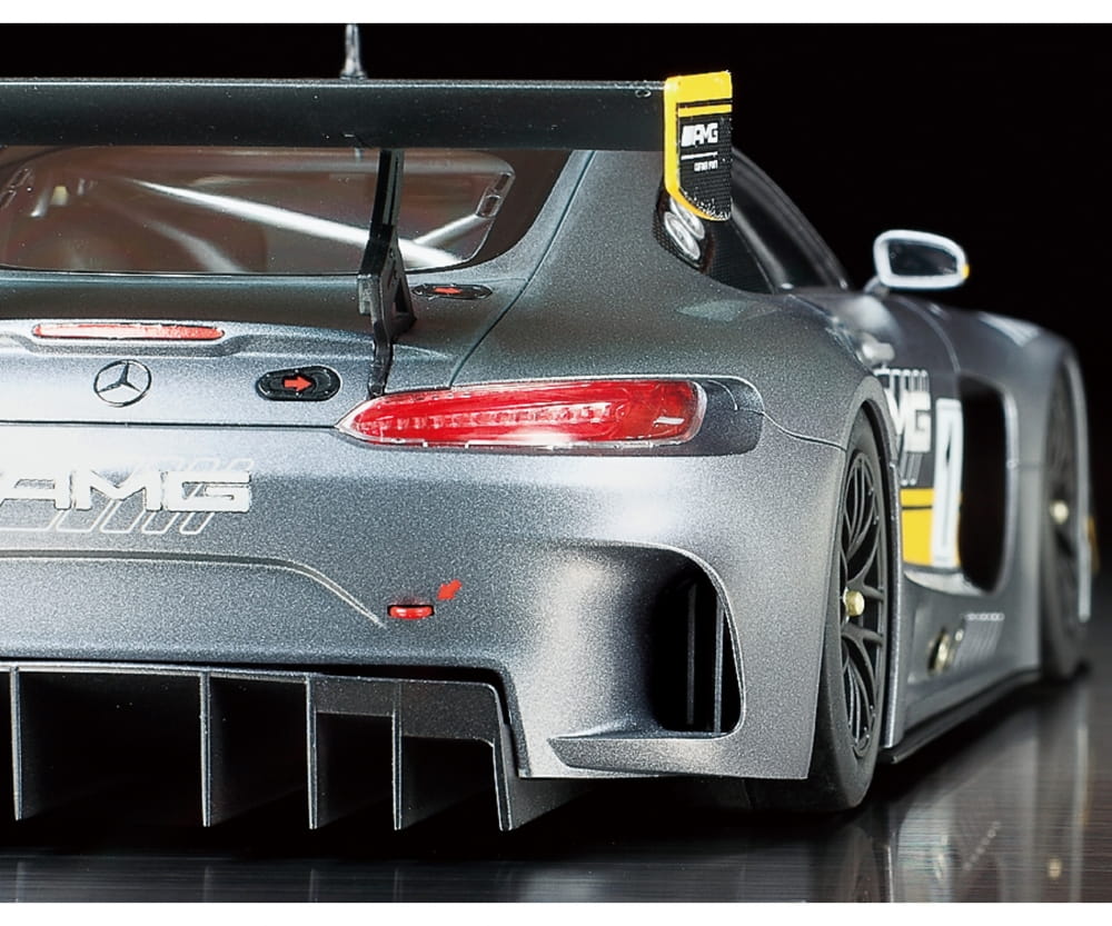 Tamiya 1_24 Mercedes-AMG GT3 Modellbausatz mit detaillierter Karosserie und Innenraum