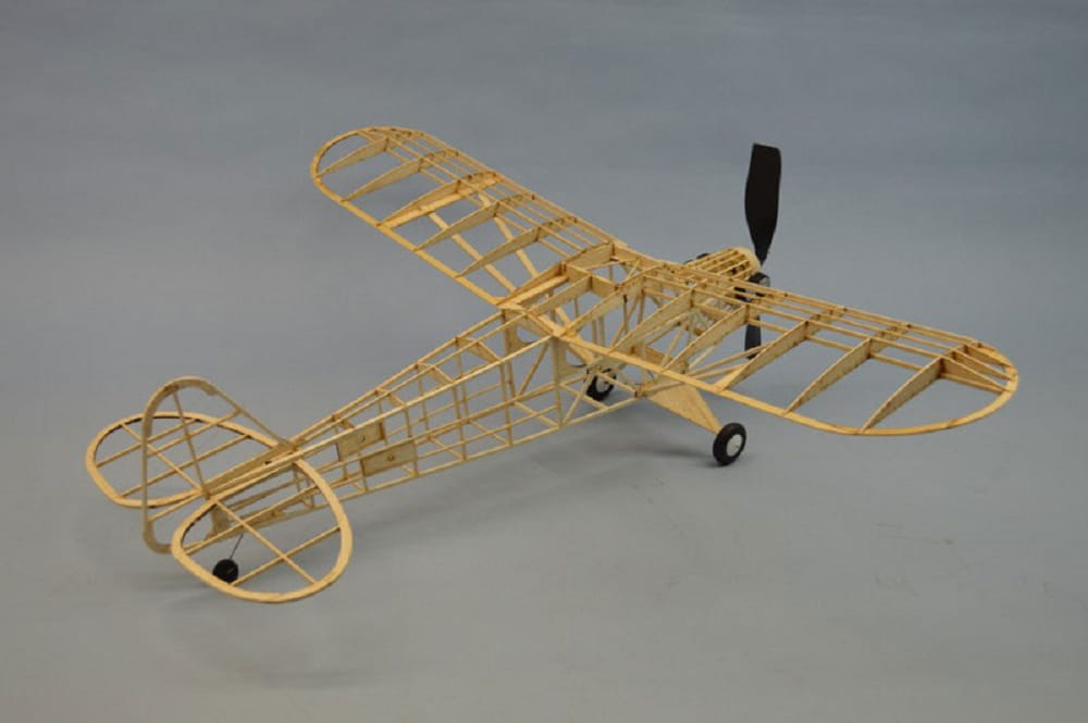 Dumas Aircraft Piper Clip Wing" Cup Lasercut Balsabausatz"