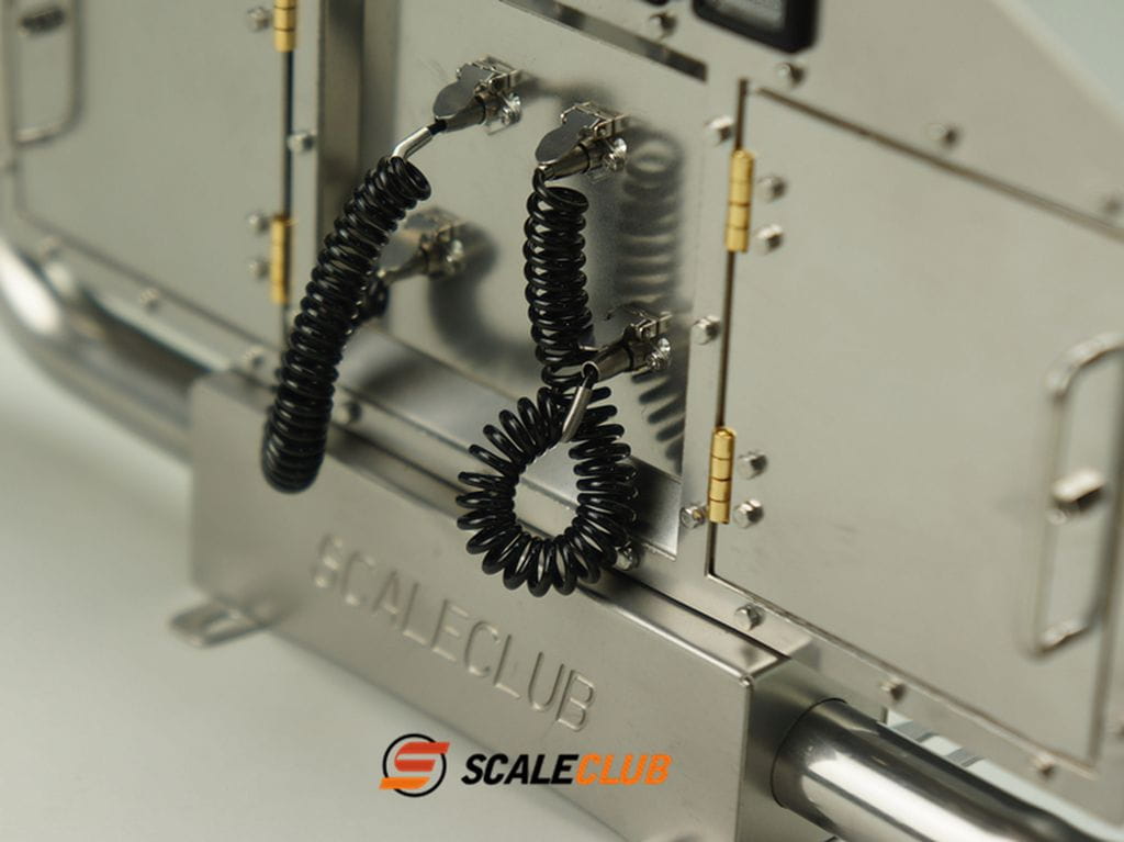 ScaleClub 1:14 Auspuffanlage Euro mit LED und Staukästen