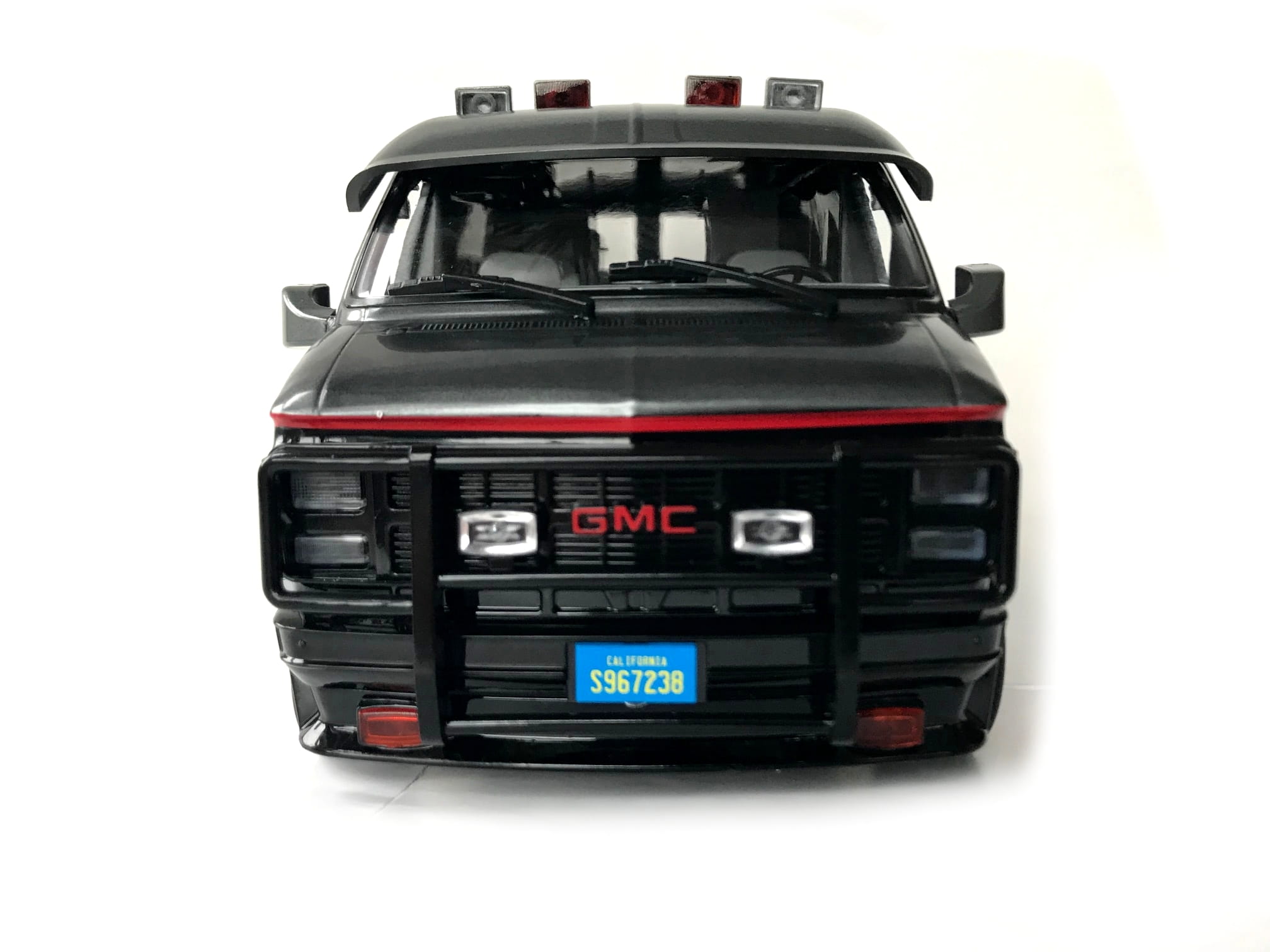 Greenlight The A-Team 1983 GMC Vandura Van 1_18 Modellauto