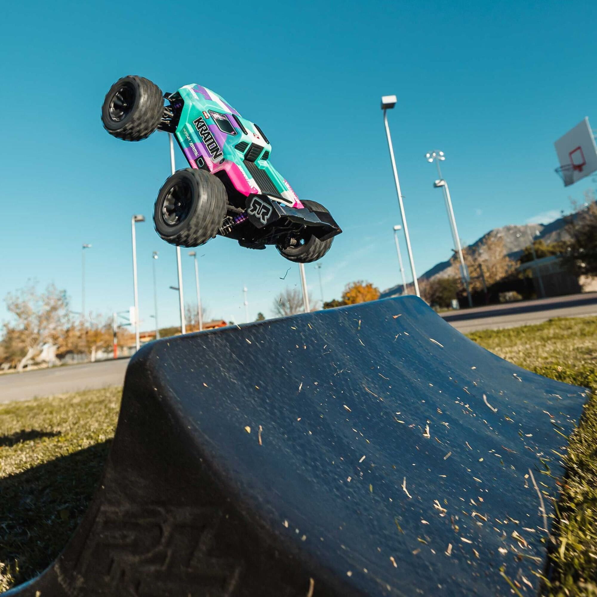 ARRMA MINI KRATON 3S BLX 4X4 RTR Brushless RC Speed Truck 1_16 in Tuerkis - Rosa