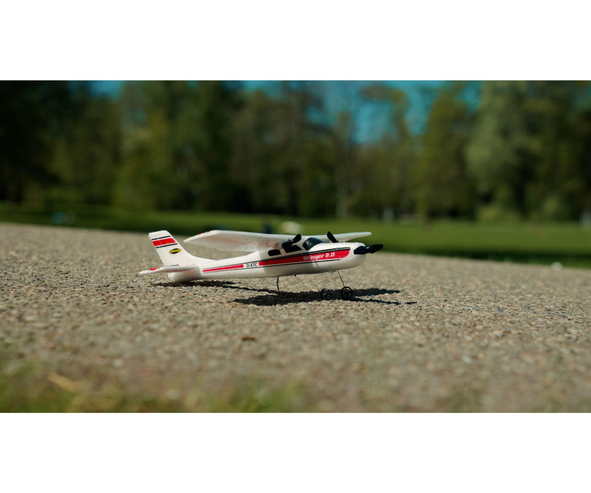 Carson Stinger 2.0 RC-Einsteigerflugzeug 2_4 GHz 100% RTF mit Kreisel-Stabilisierung und 385 mm Span