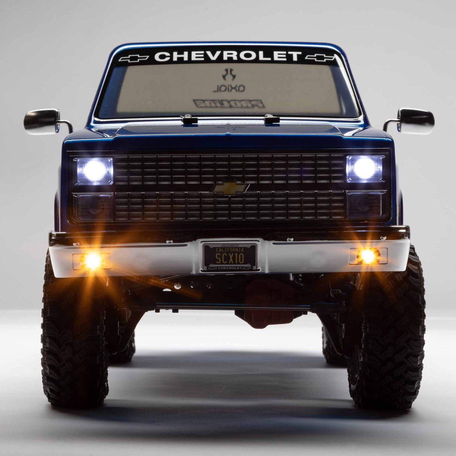 Axial RC Crawler SCX10 III Base Camp 1982 Chevy K10 RTR Blau 1:10 Axial RC Crawler SCX10 III Base Camp 1982 Chevy K10 RTR Blau 1:10