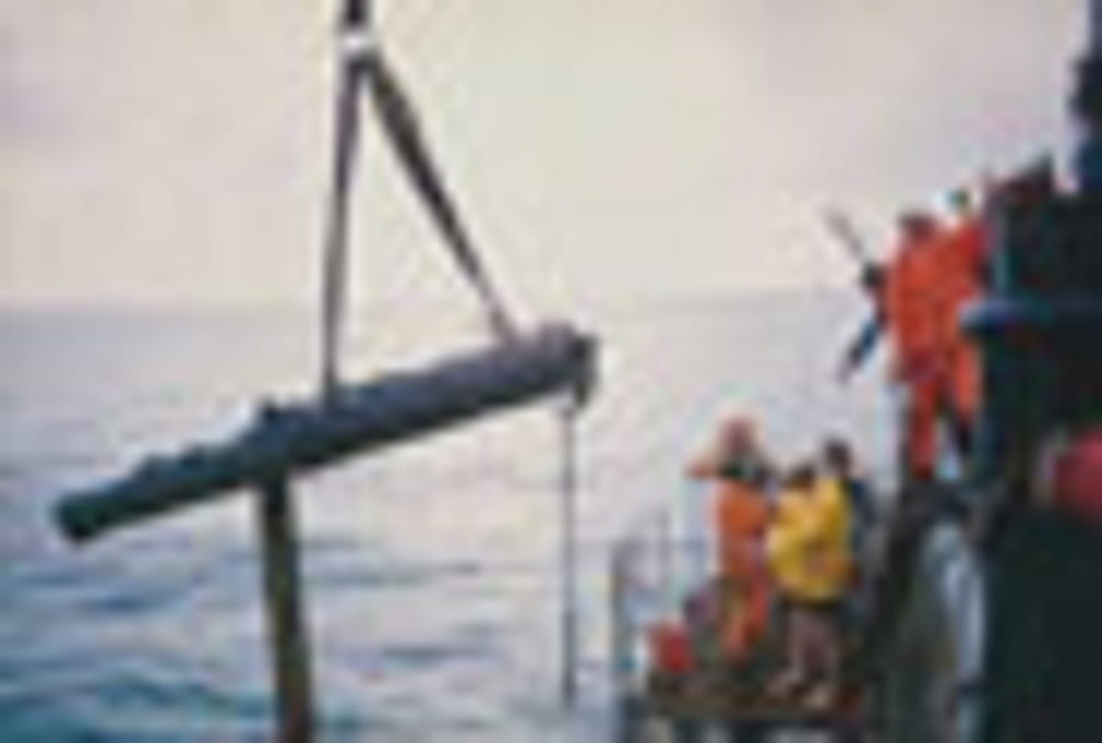 Mary Rose Modell-Baukasten im Massstab 1_80 mit detaillierten Holzteilen und Bauplaenen