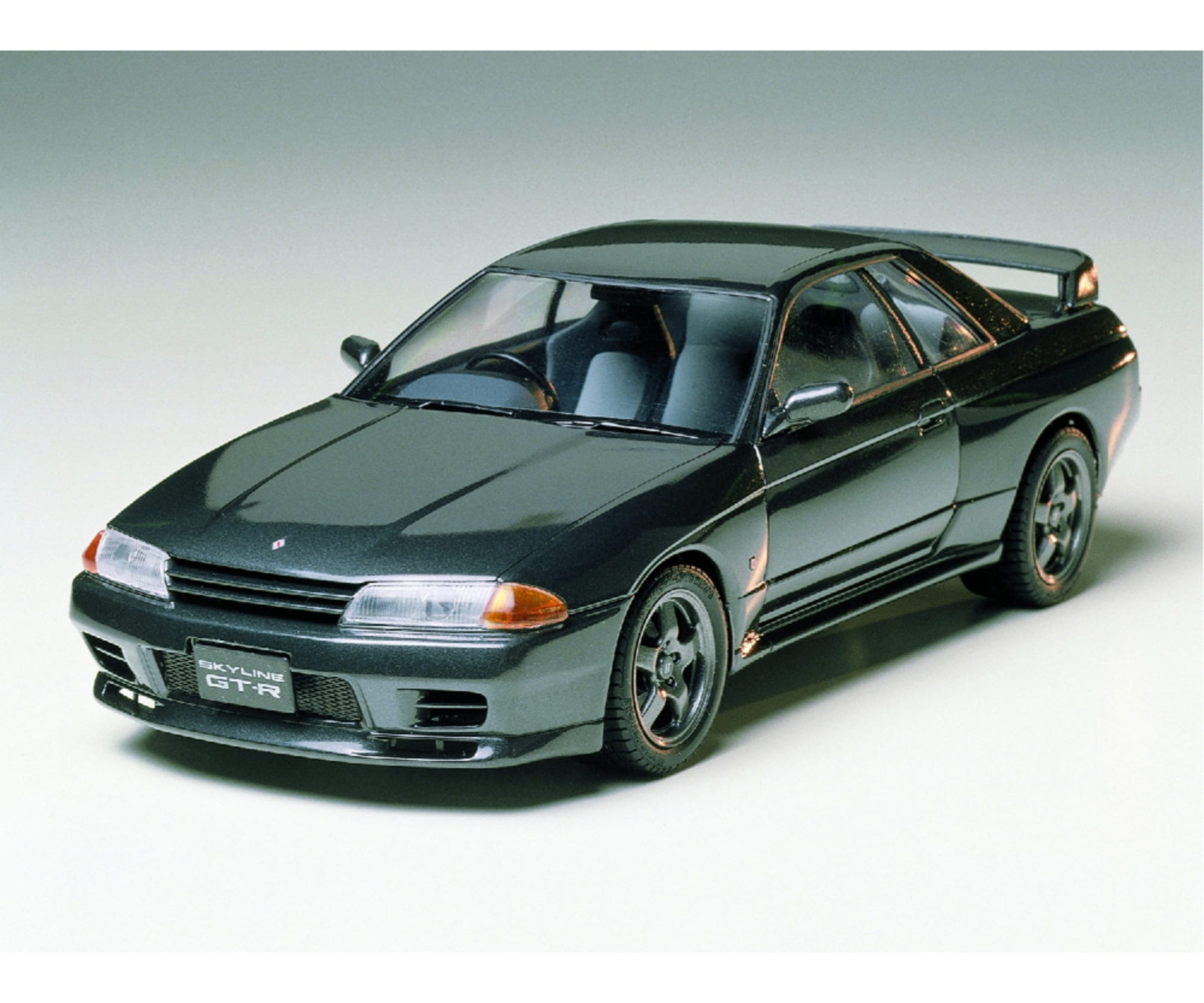 Tamiya 1_24 Nissan Skyline GT-R Plastik Modellbau - RC-Zubehoer