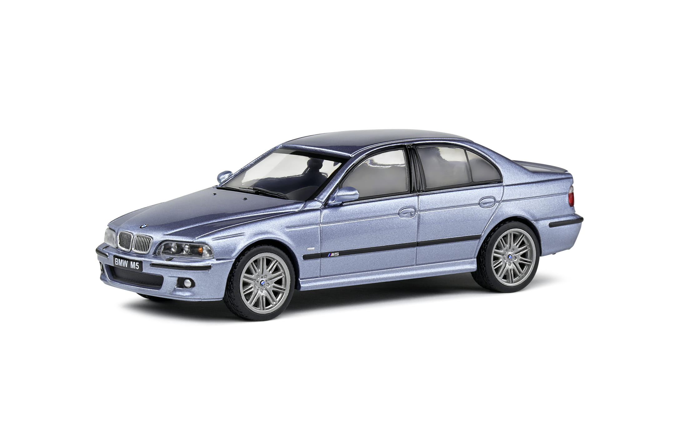 BMW M5 E39 2000 Modellauto in Silver Water Blue 1_43 von Solido