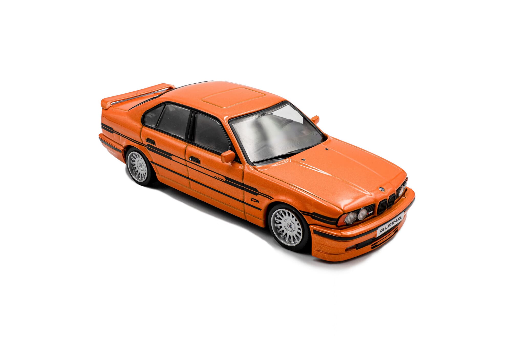 Solido Alpina B10 Biturbo E34 Orange Standmodellauto im Massstab 1_43