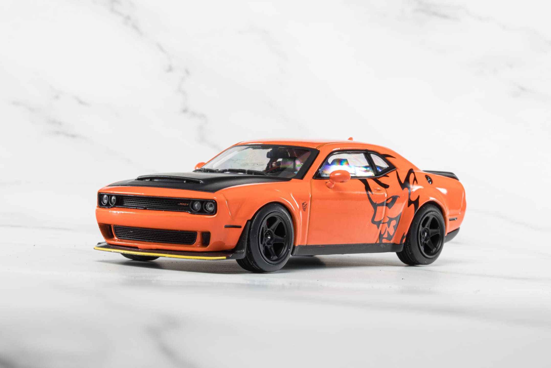 Dodge Challenger SRT Demon 2018 Modellauto in Demon Orange im Massstab 1_43 von Solido