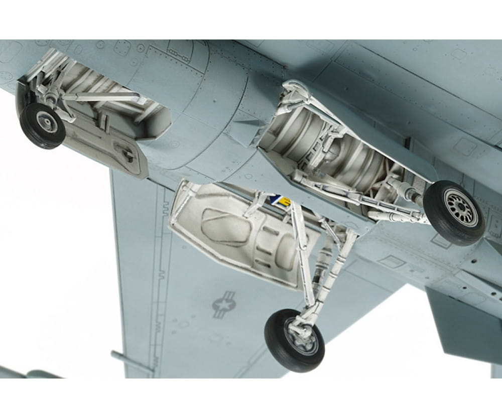 Tamiya 1:72 US F-16CJ Fighting Falcon