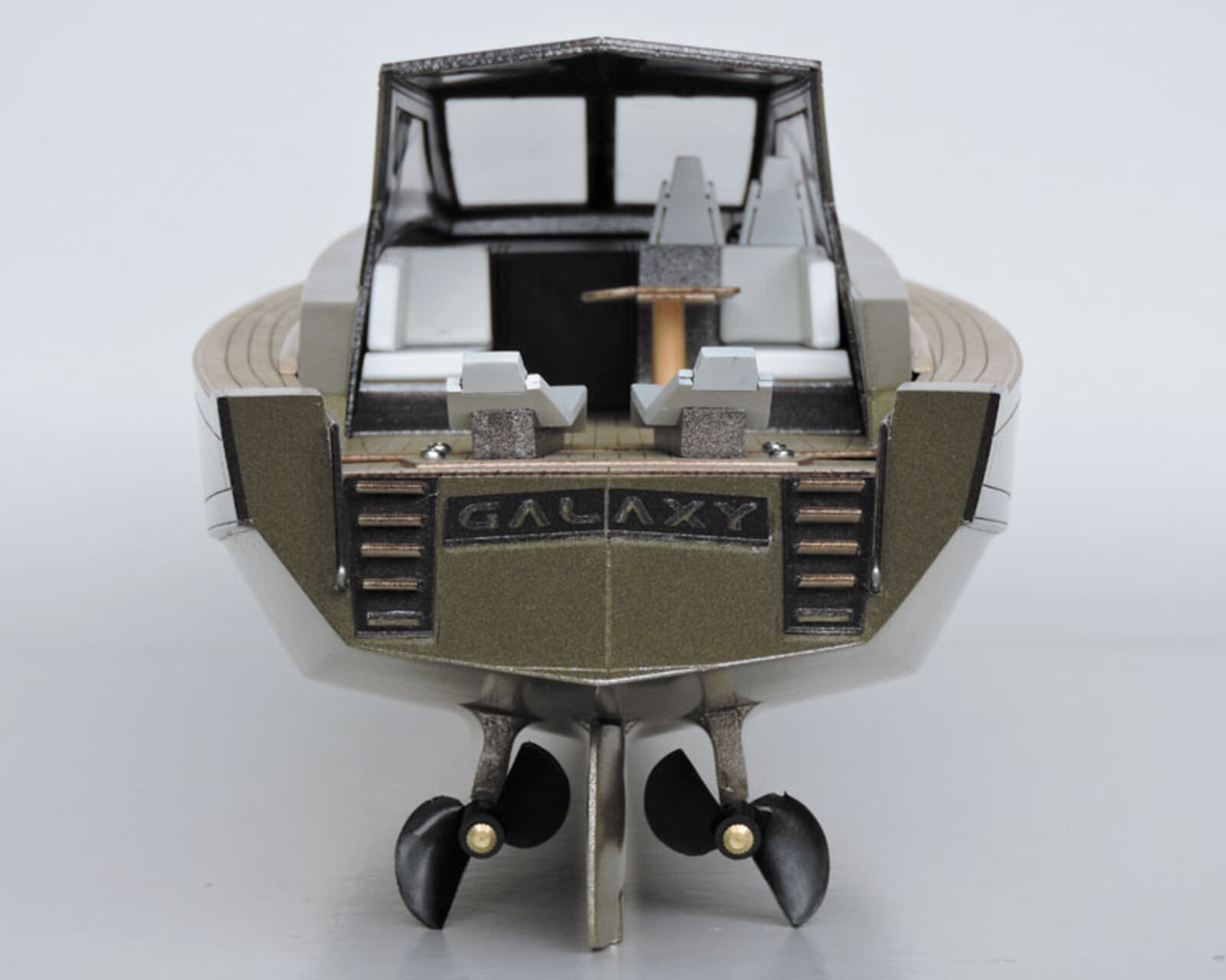 Galaxy 53ft Luxus-Sportboot Holzbausatz 1_25 Modellbau fuer Fortgeschrittene
