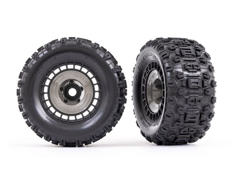 Traxxas Sledgehammer-Reifen 3.8 auf Felge