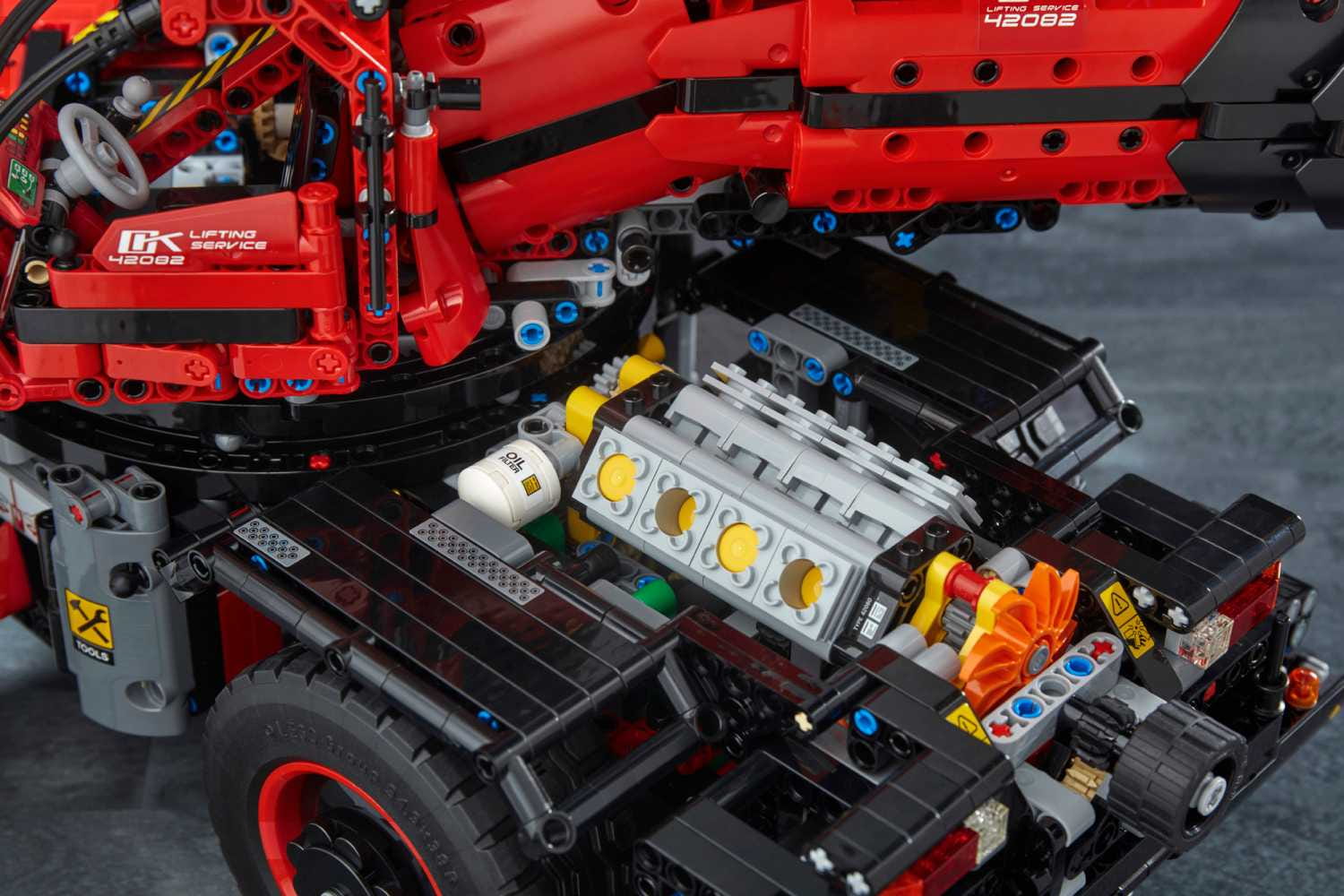 LEGO Technic Geländegängiger Kranwagen