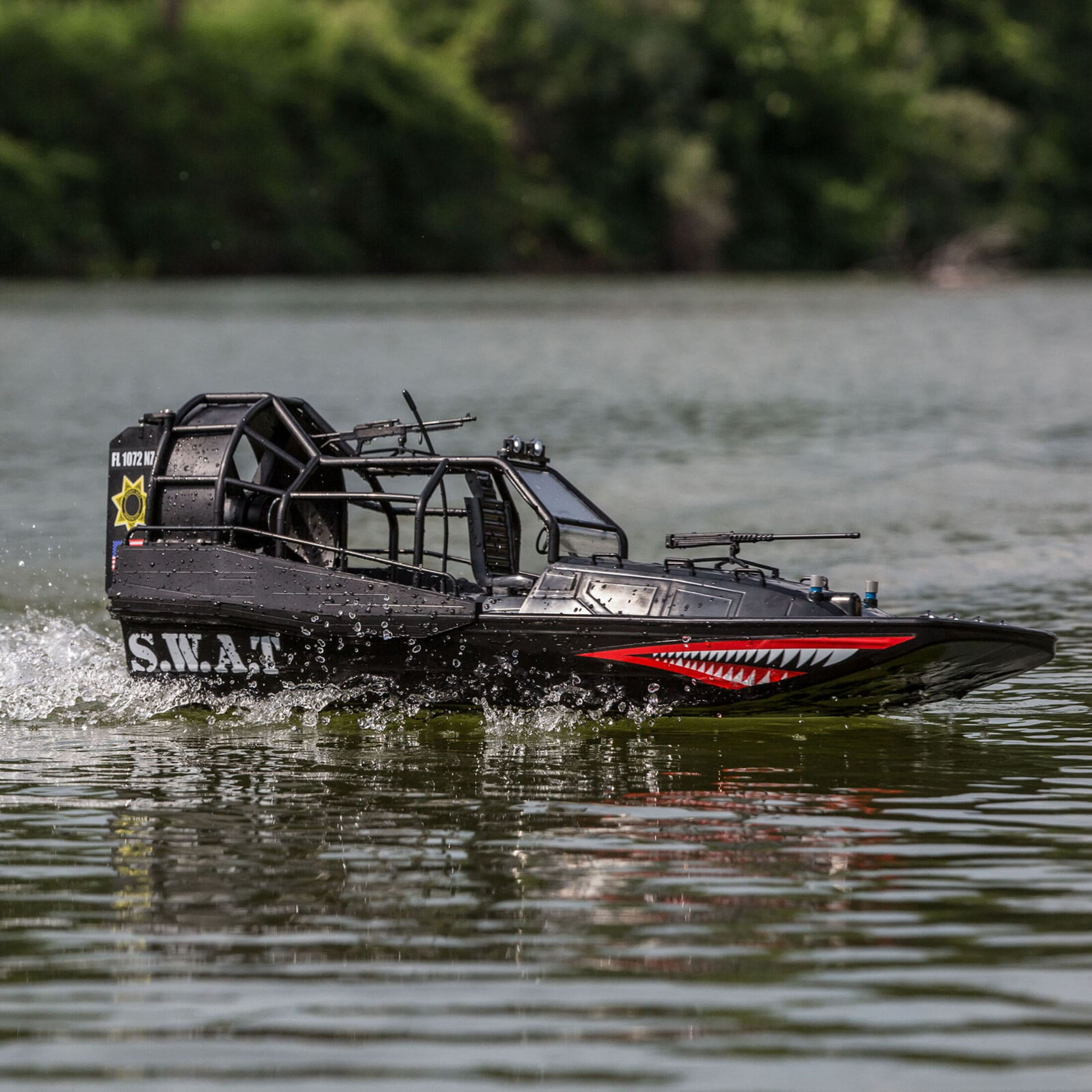 ProBoat Aerotrooper Brushless Air Boat RTR mit LED und Militaerdesign