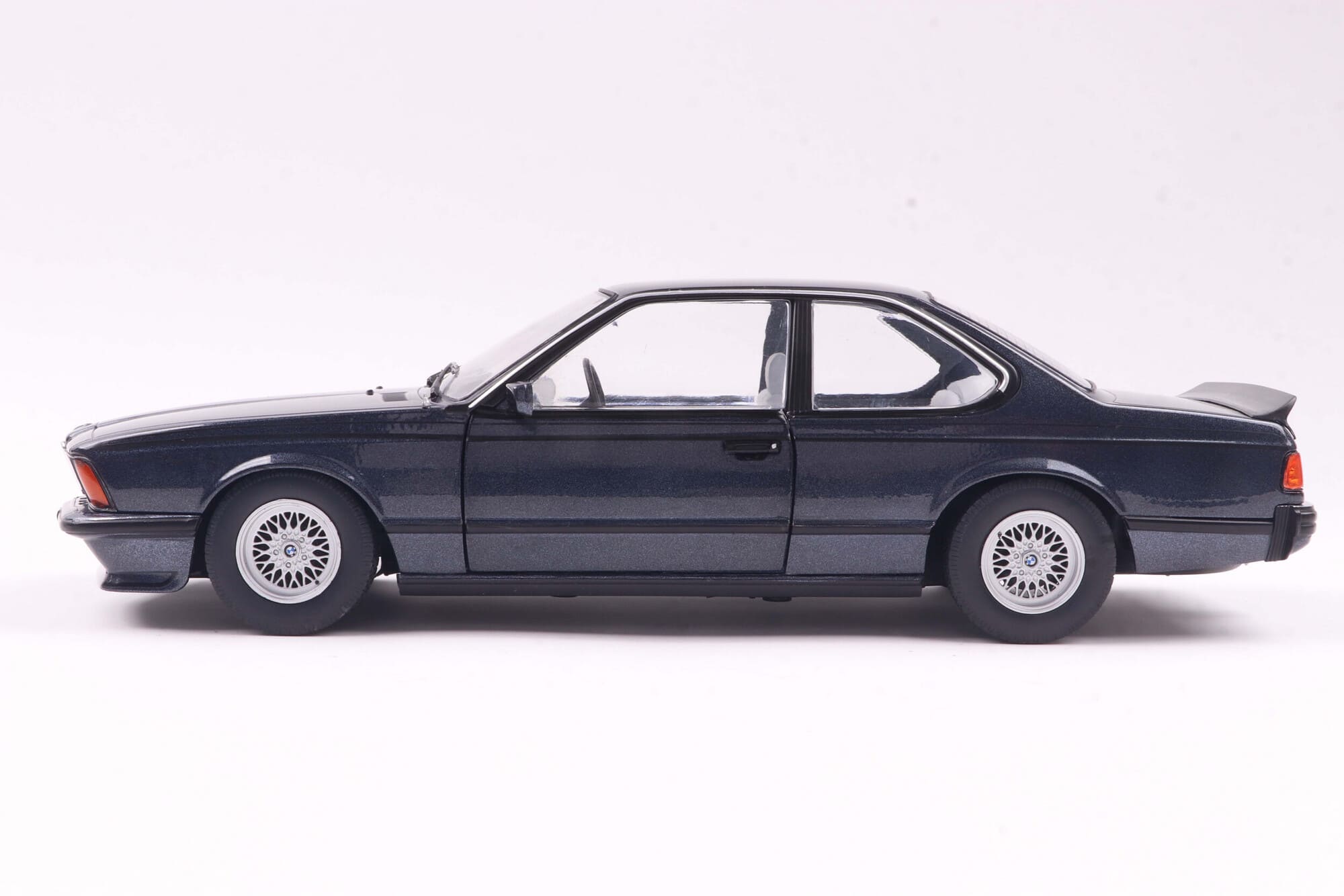 Solido 1_18 BMW 635 CSI _E24_ macau blau Modellauto - RC-Zubehoer