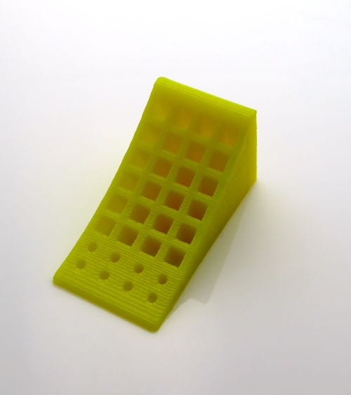 Thicon 1:14 Hemmschuhe gelb mit Halter schwarz 2Stück Thicon 1_14 Hemmschuhe gelb mit Halter schwarz 2Stueck - RC-Zubehoer