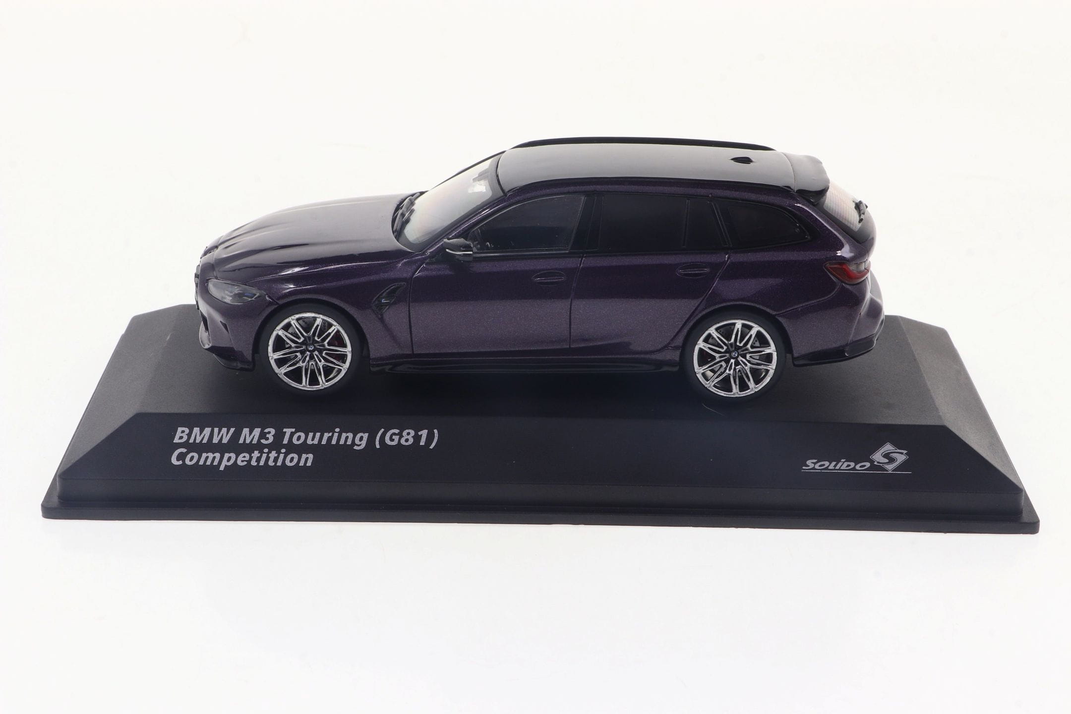 BMW G81 M3 Touring 2023 Modellauto in Daytona Violet im Massstab 1_43 von Solido