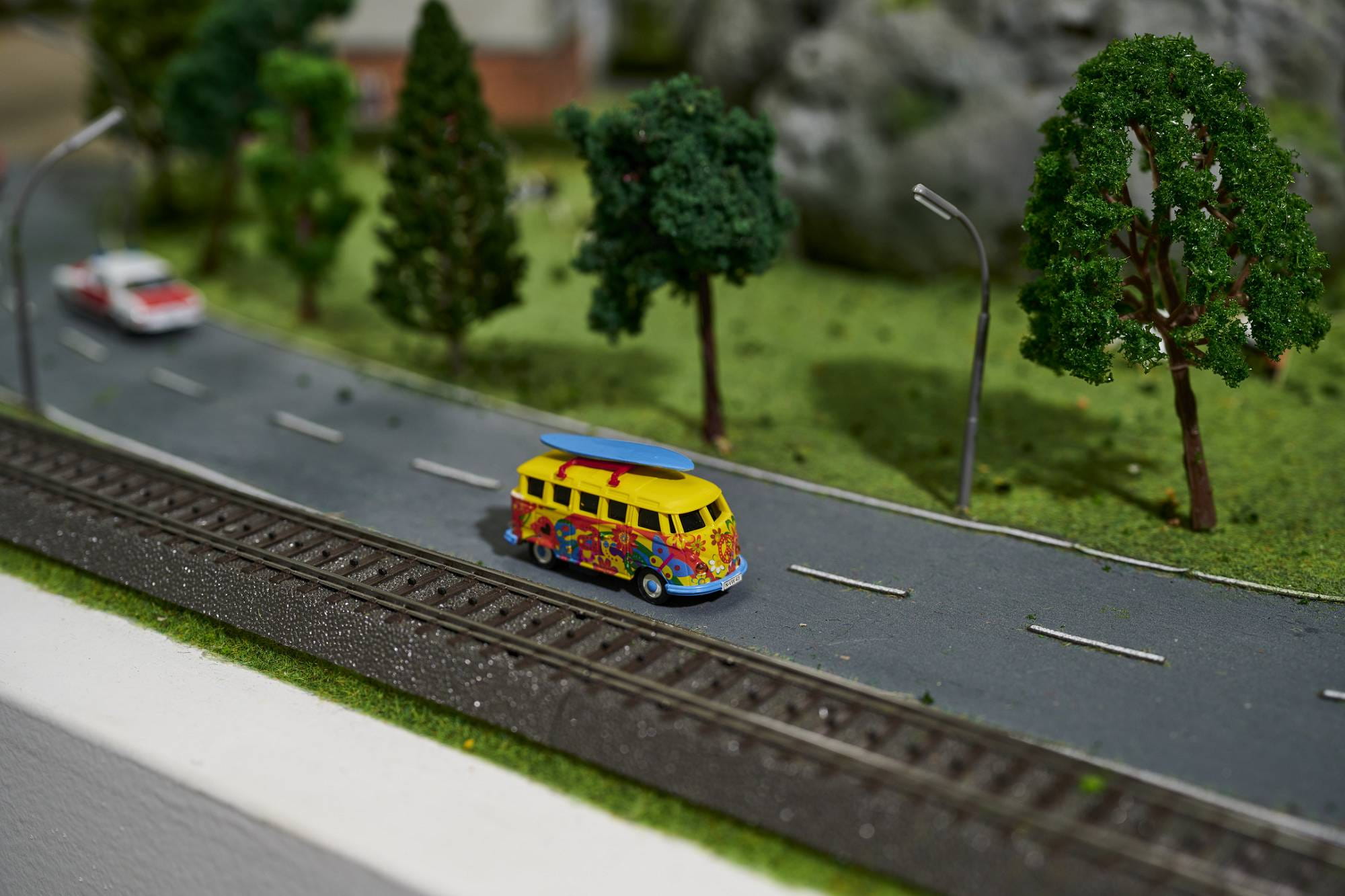 Carson H0 RC VW T1 Bus Flower Power