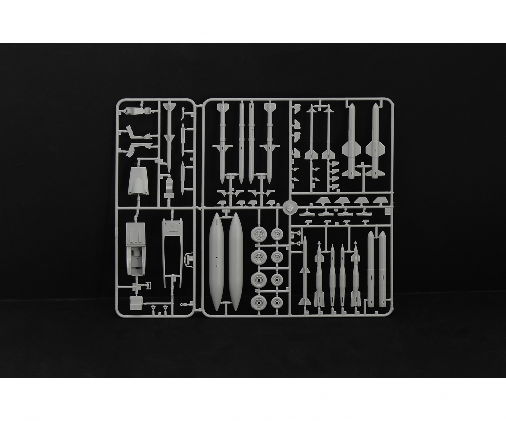Italeri 1:48 F/A-18F U.S. Navy Special Colors