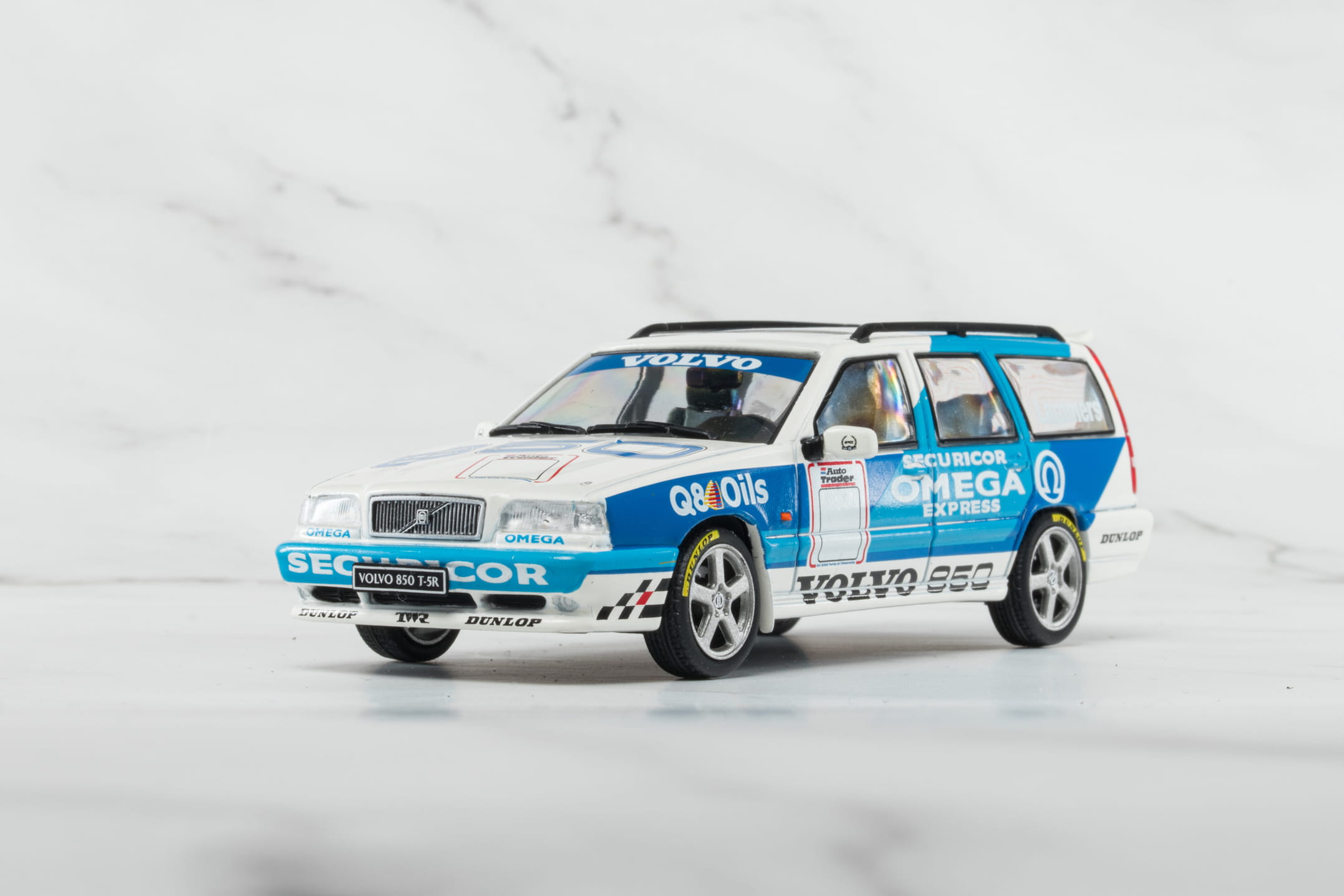 solido-1-43-volvo-850-t5-r-tribute-weiss