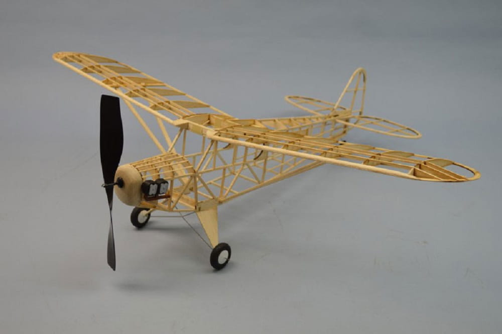 Dumas Aircraft Piper Clip Wing" Cup Lasercut Balsabausatz"