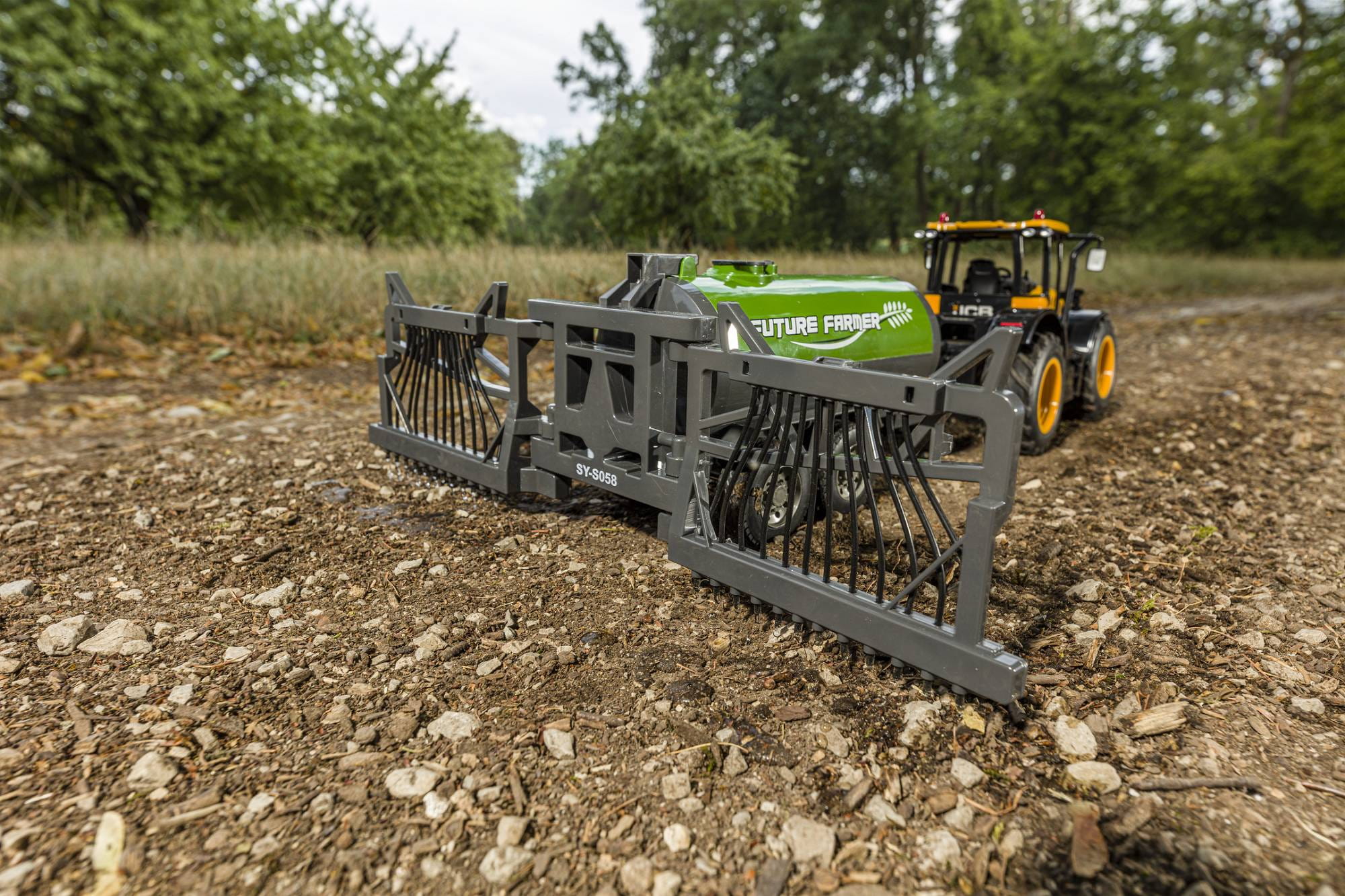 Carson Tankwagen für RC Traktor 1:16 grün