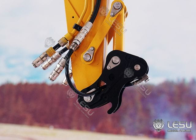 Lesu Schnellwechsler hydraulisch fuer 36t-Bagger - RC-Zubehoer