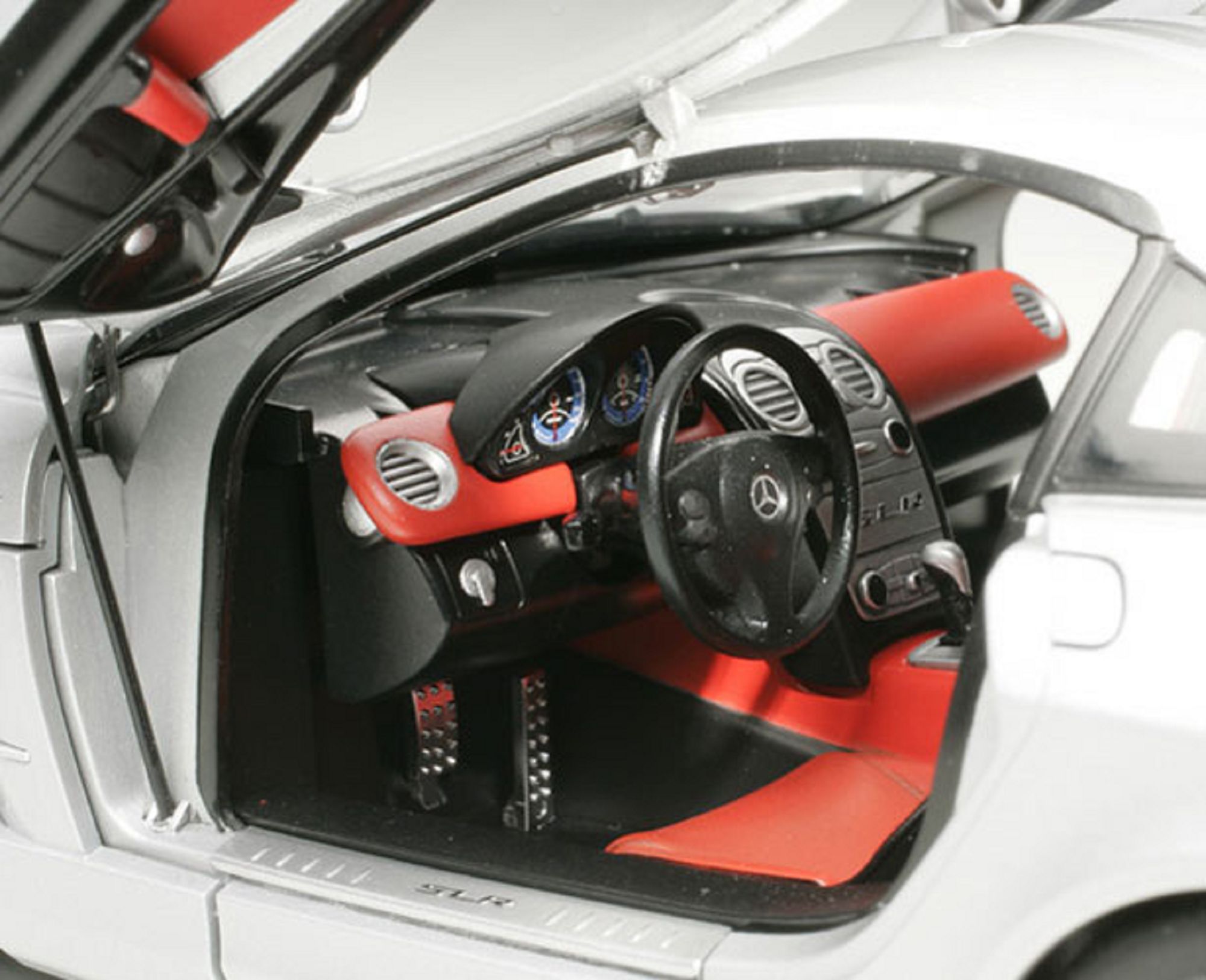 Tamiya Mercedes-Benz SLR McLaren Street 1_24 Platik Modellbau Auto Bausatz - RC-Zubehoer