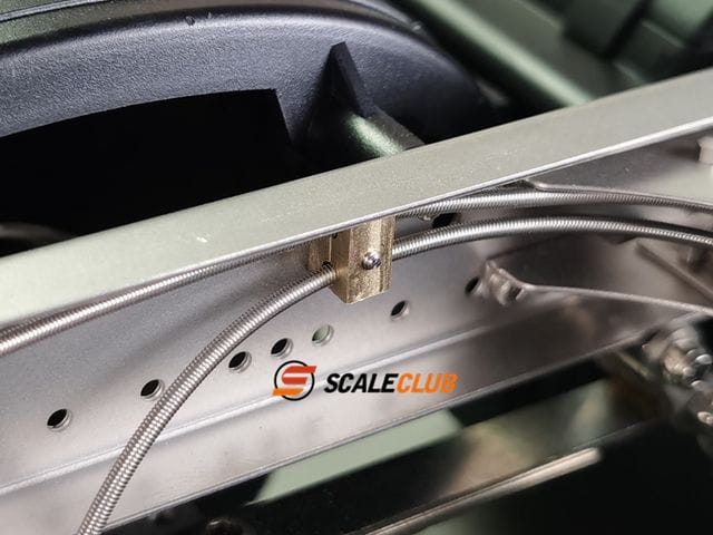 ScaleClub Halter 3-fach fuer Bowdenzuege von Differenzialsperren - RC-Zubehoer