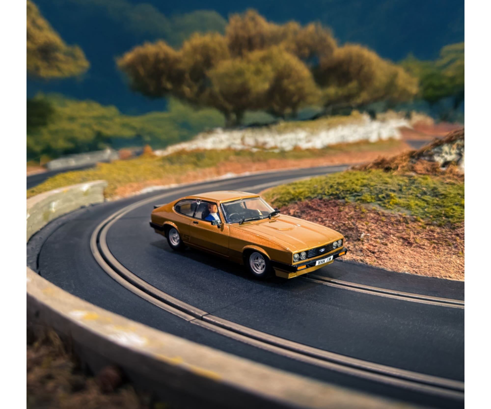 Scalextric 1_32 The Professionals Capri Twin Pack Slotcar